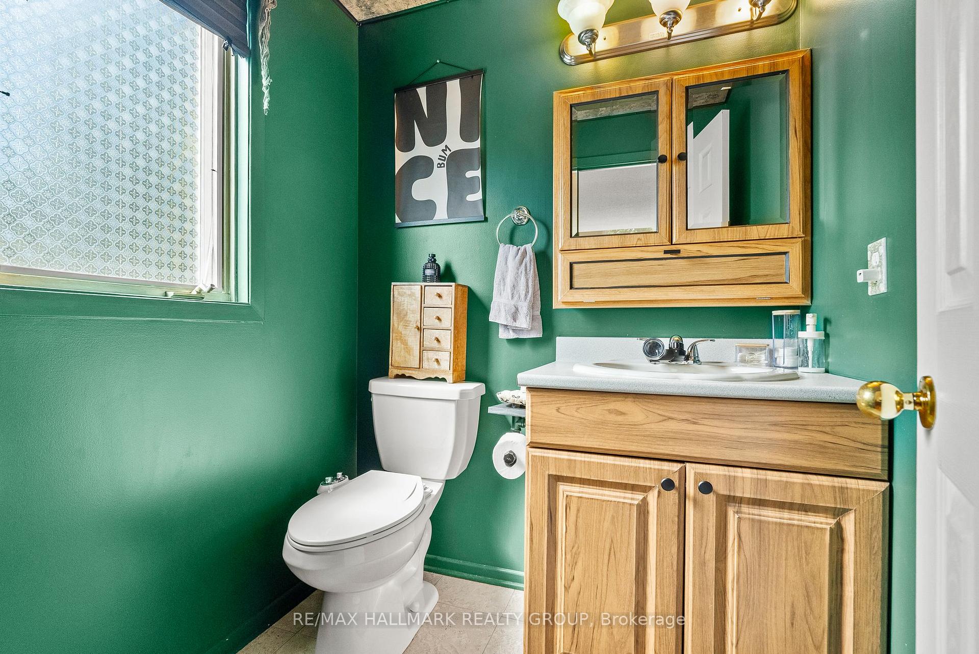Photo 20 of 932 Beauclaire Drive, Ottawa, Orleans Wood — HOMEH