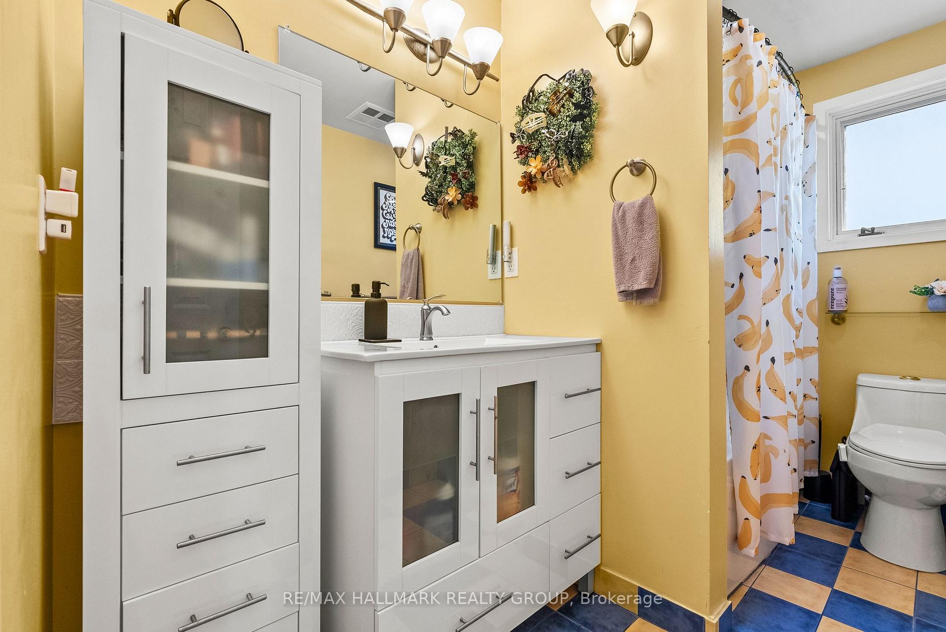 Photo 25 of 932 Beauclaire Drive, Ottawa, Orleans Wood — HOMEH