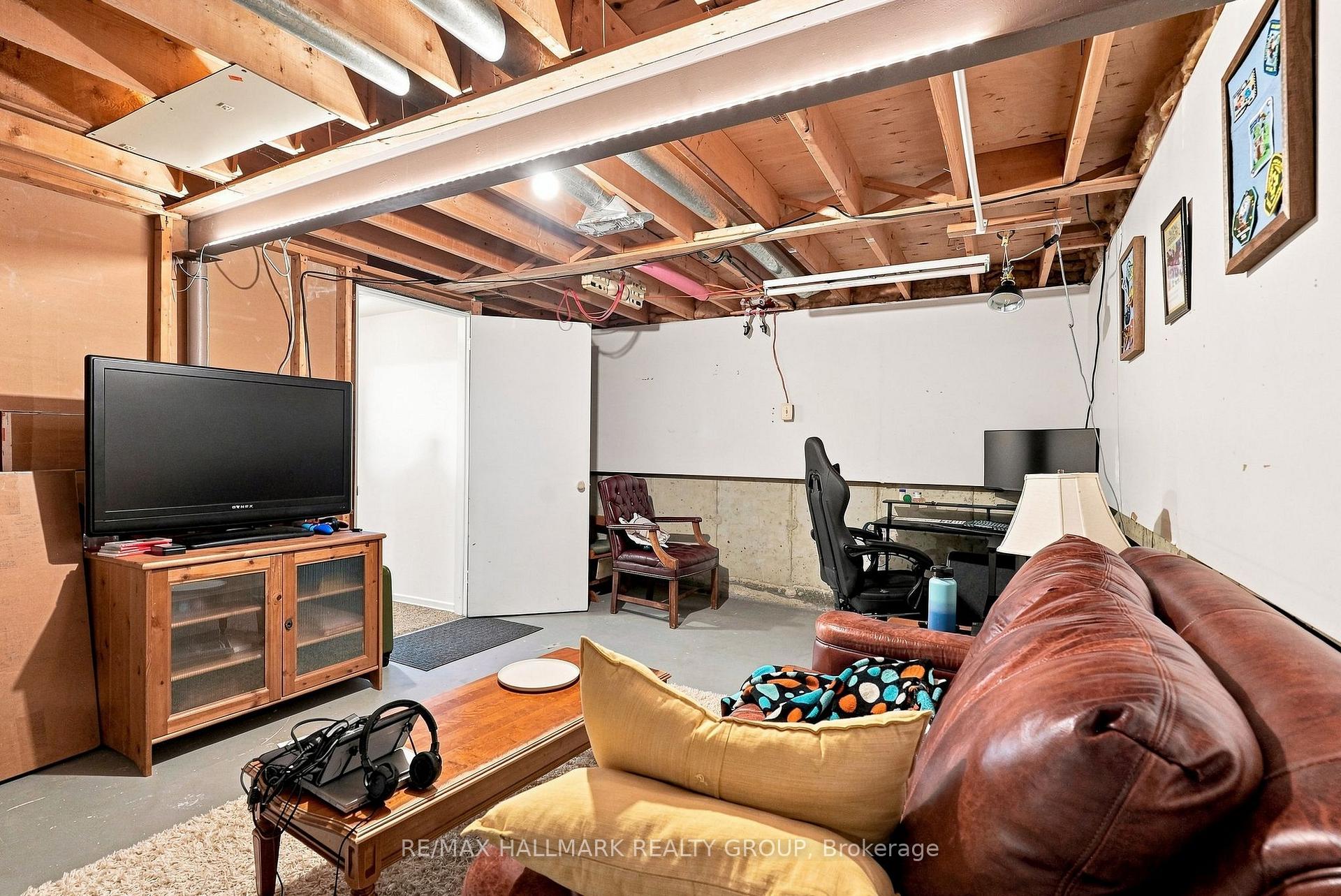 Photo 26 of 932 Beauclaire Drive, Ottawa, Orleans Wood — HOMEH