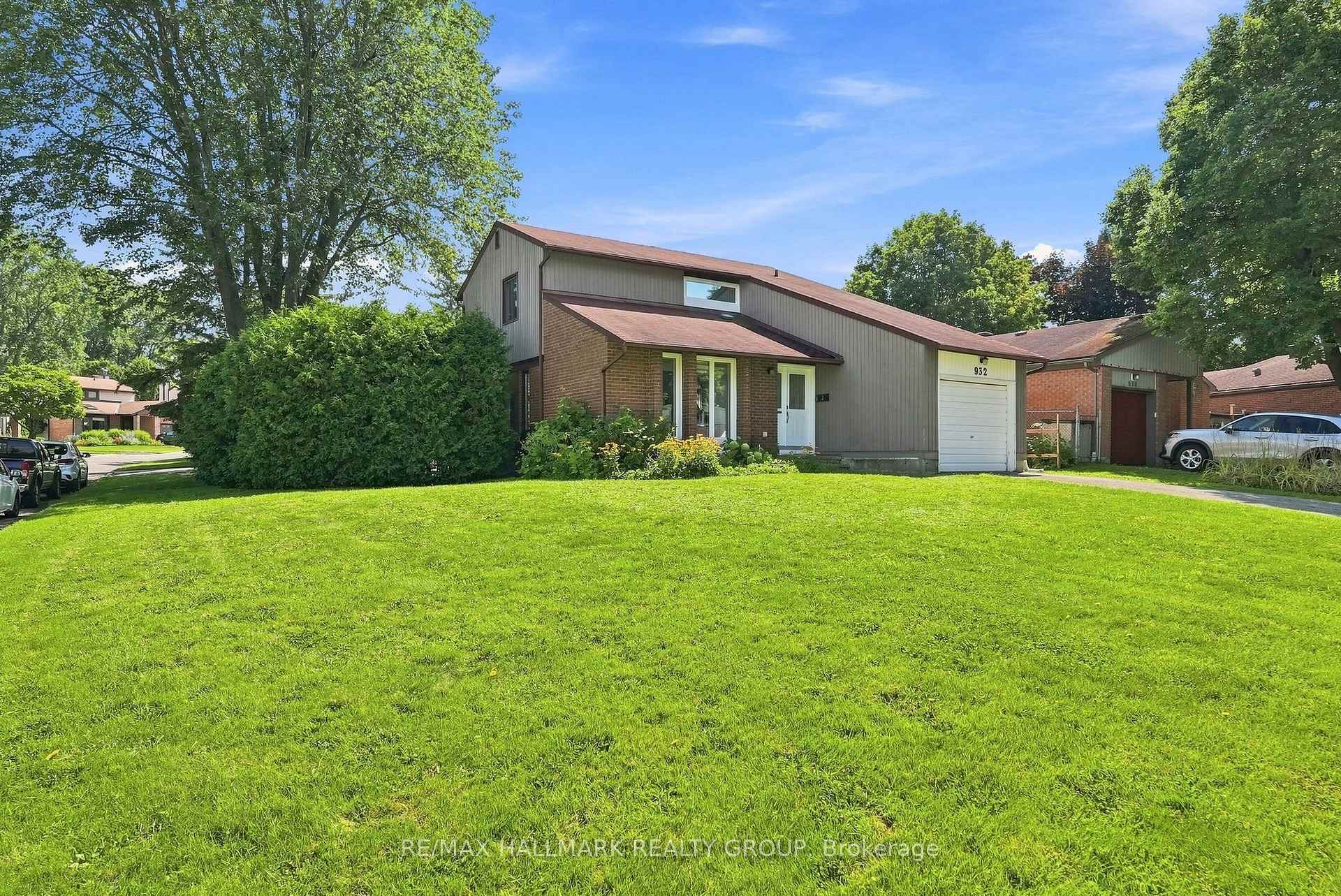 Photo 29 of 932 Beauclaire Drive, Ottawa, Orleans Wood — HOMEH