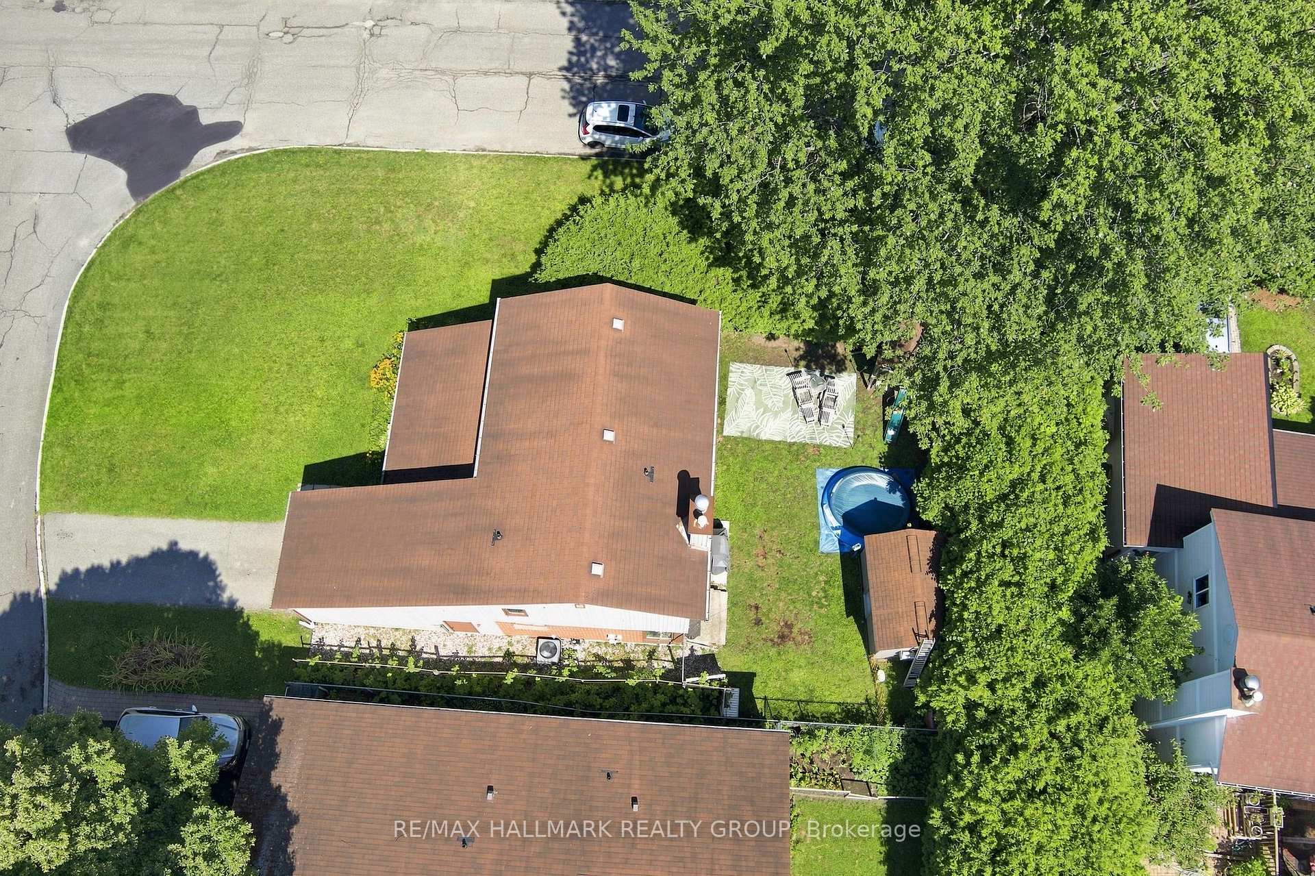 Photo 30 of 932 Beauclaire Drive, Ottawa, Orleans Wood — HOMEH