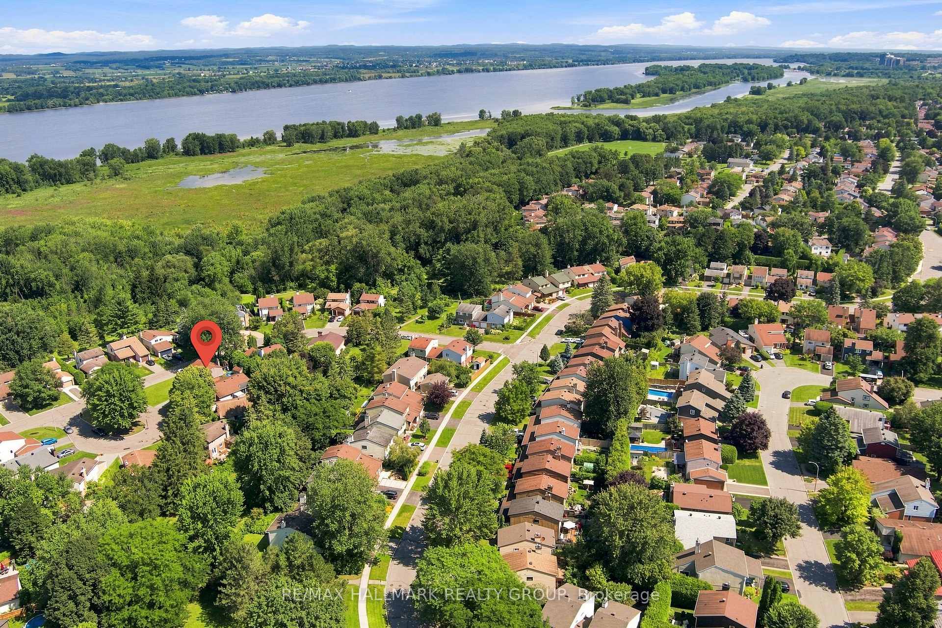 Photo 36 of 932 Beauclaire Drive, Ottawa, Orleans Wood — HOMEH
