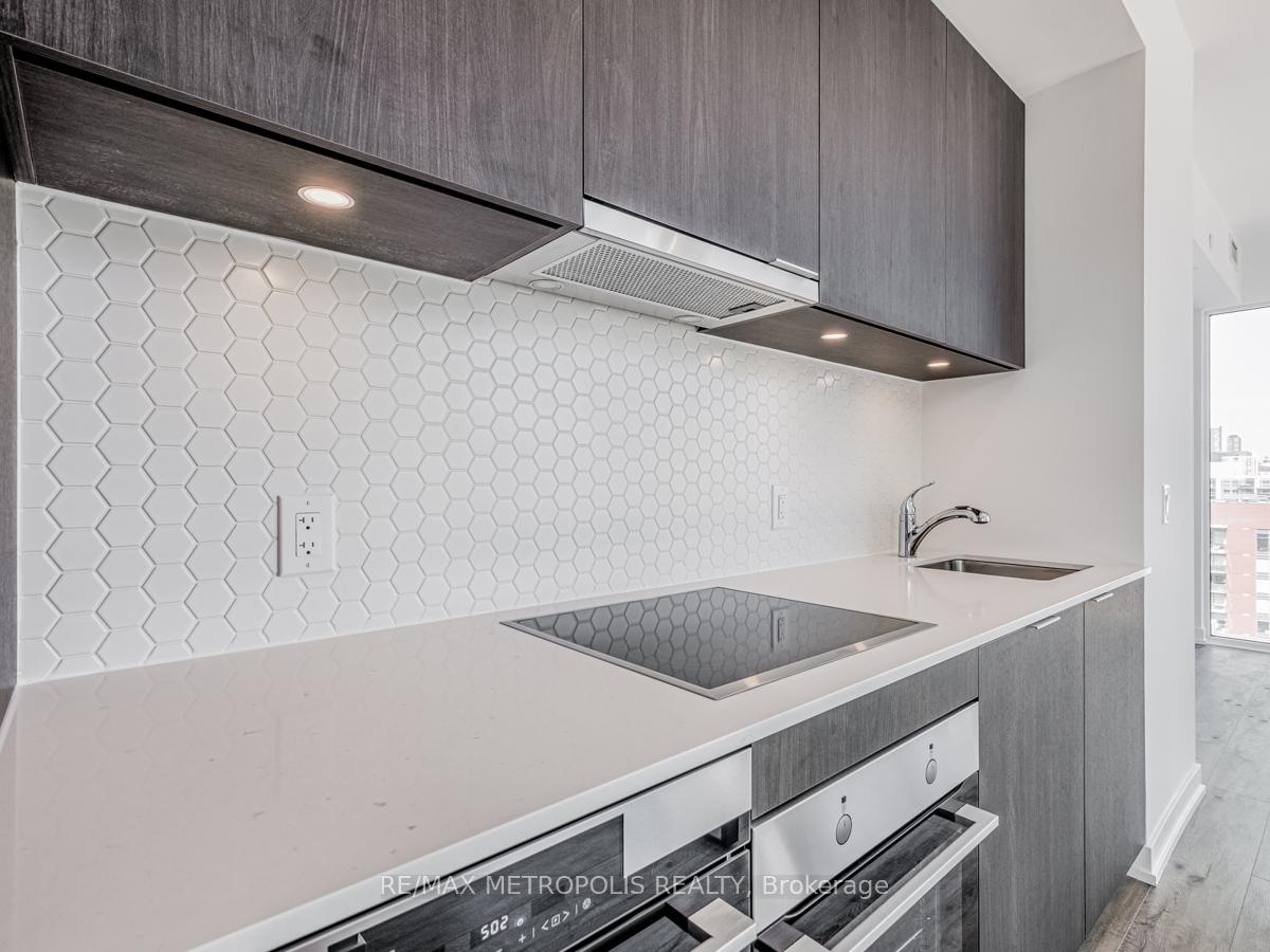 Photo 13 of Unit 1508, 158 Front Street E, Toronto, Bay Street Corridor — HOMEH