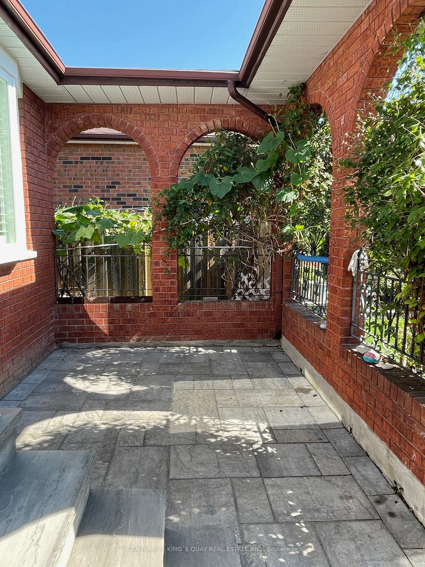 Photo 3 of 230 Raymerville Drive, Markham, Raymerville — HOMEH