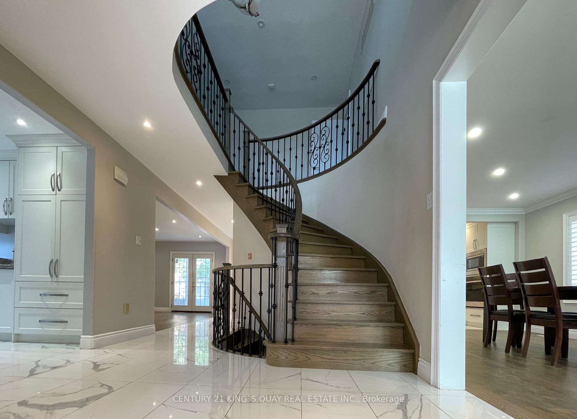 Photo 5 of 230 Raymerville Drive, Markham, Raymerville — HOMEH