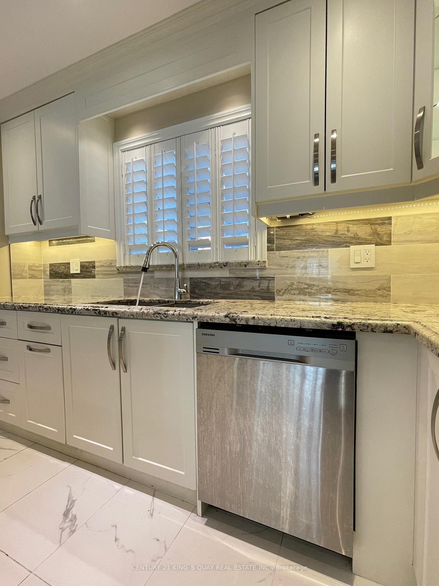Photo 12 of 230 Raymerville Drive, Markham, Raymerville — HOMEH