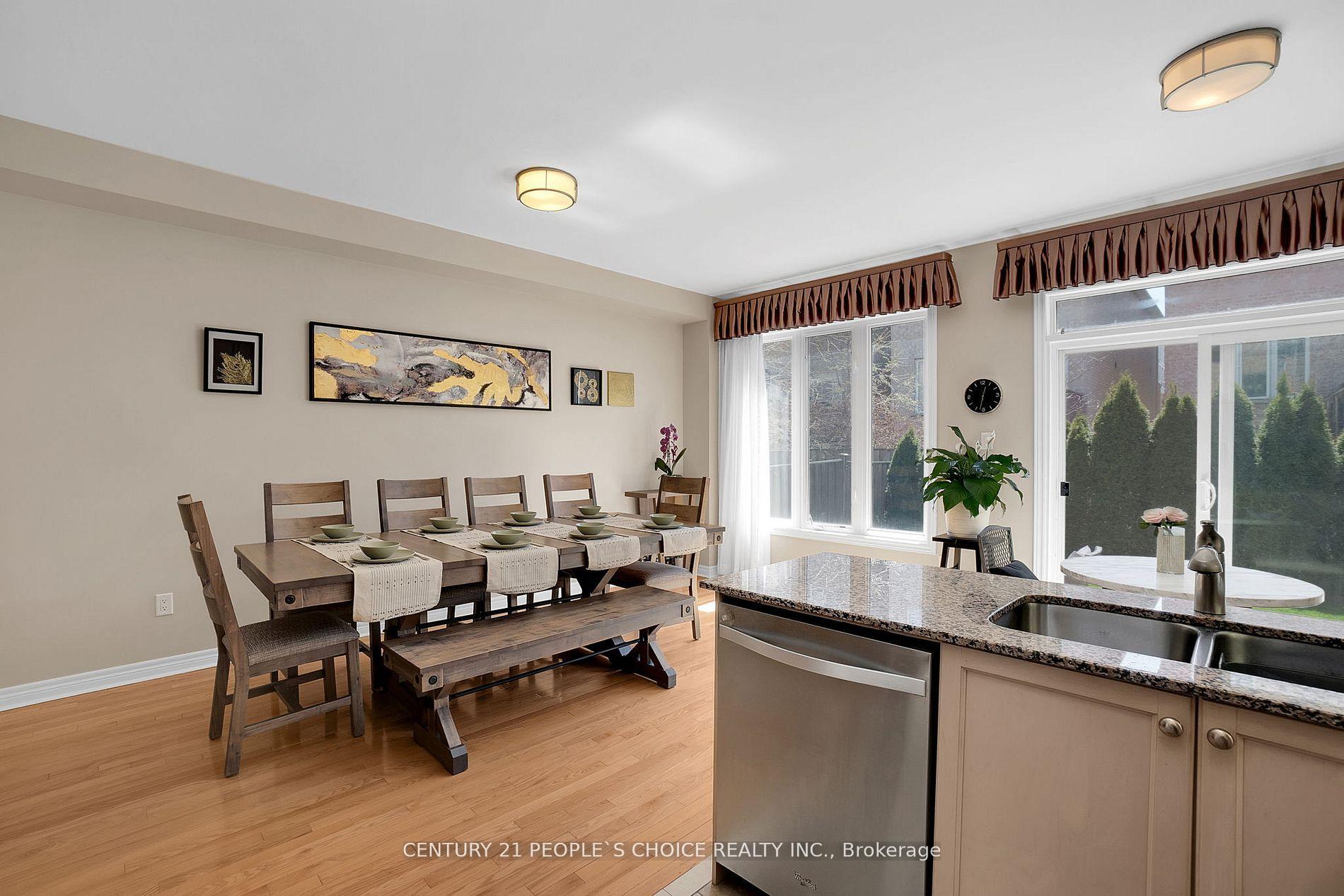 Photo 6 of 160 Carrier Crescent, Vaughan, Patterson — HOMEH
