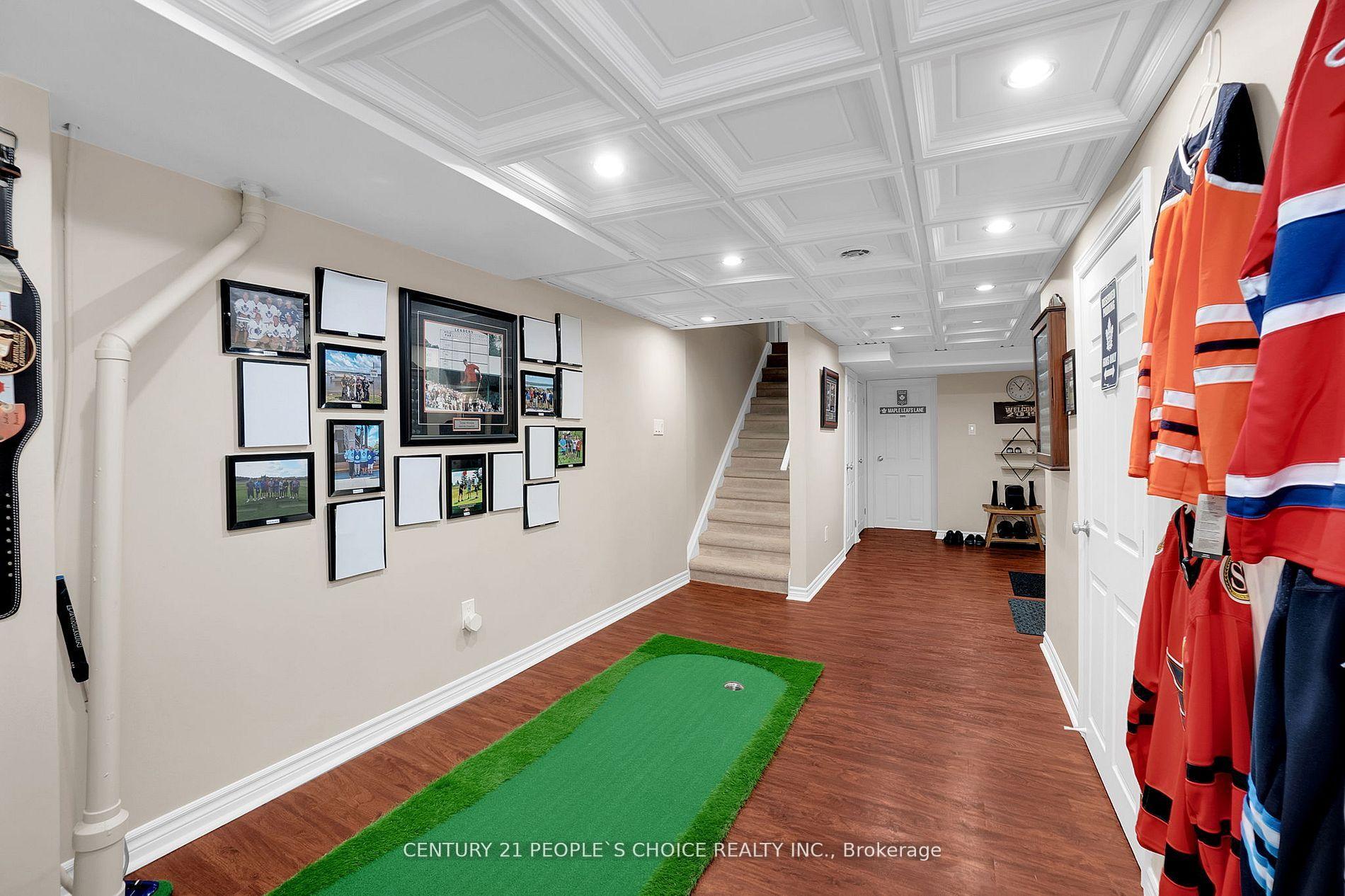 Photo 13 of 160 Carrier Crescent, Vaughan, Patterson — HOMEH