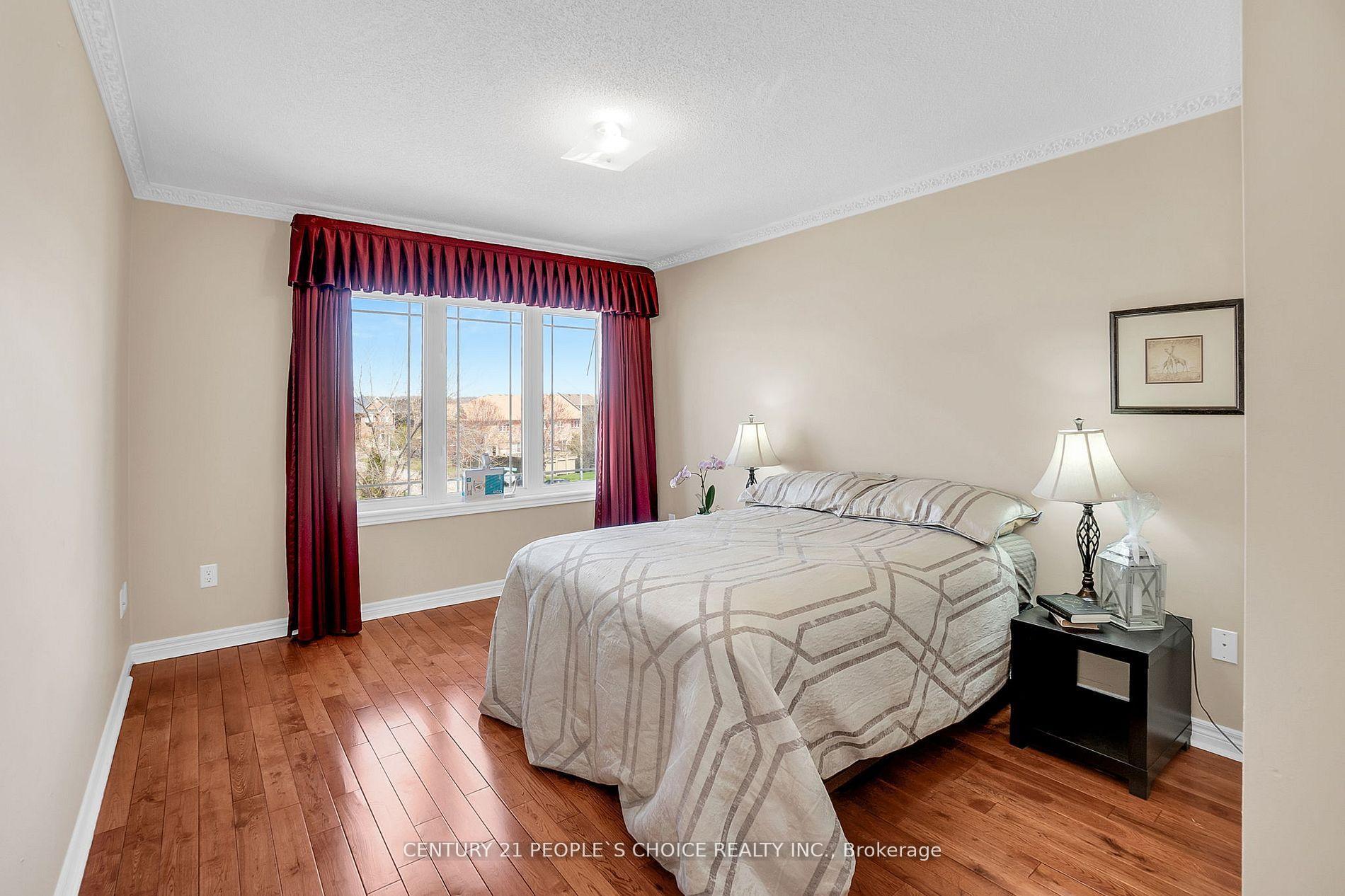 Photo 17 of 160 Carrier Crescent, Vaughan, Patterson — HOMEH