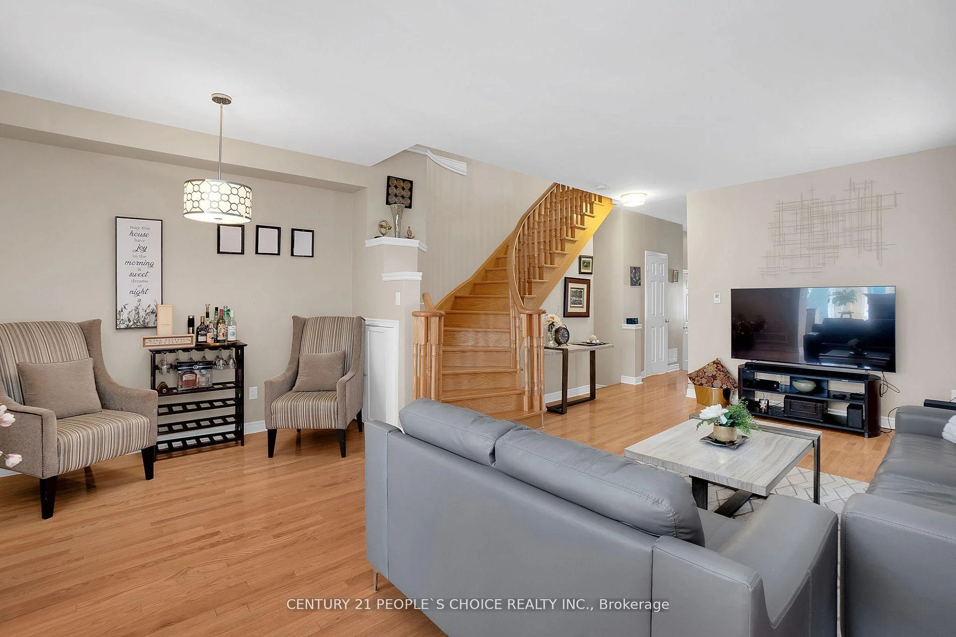 Photo 19 of 160 Carrier Crescent, Vaughan, Patterson — HOMEH