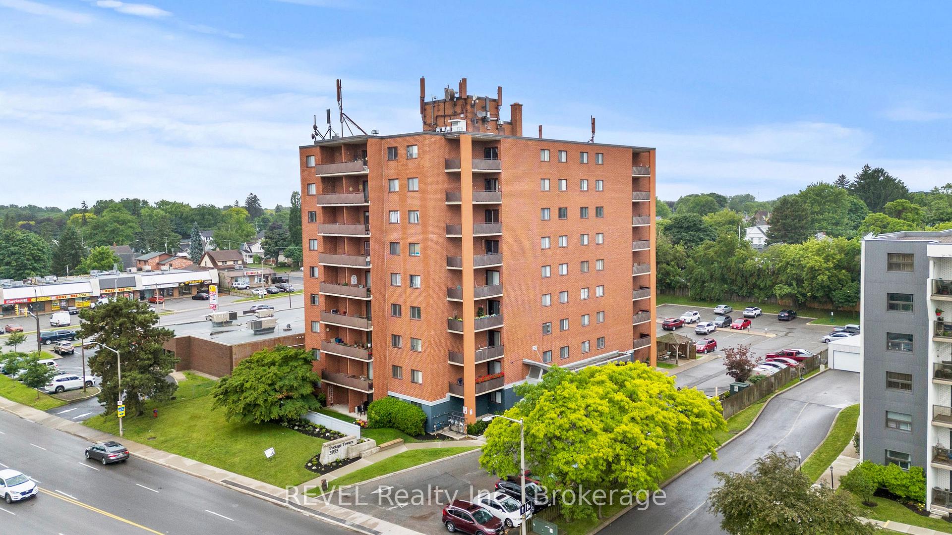 Photo of Unit 401, 3955 Portage Road
