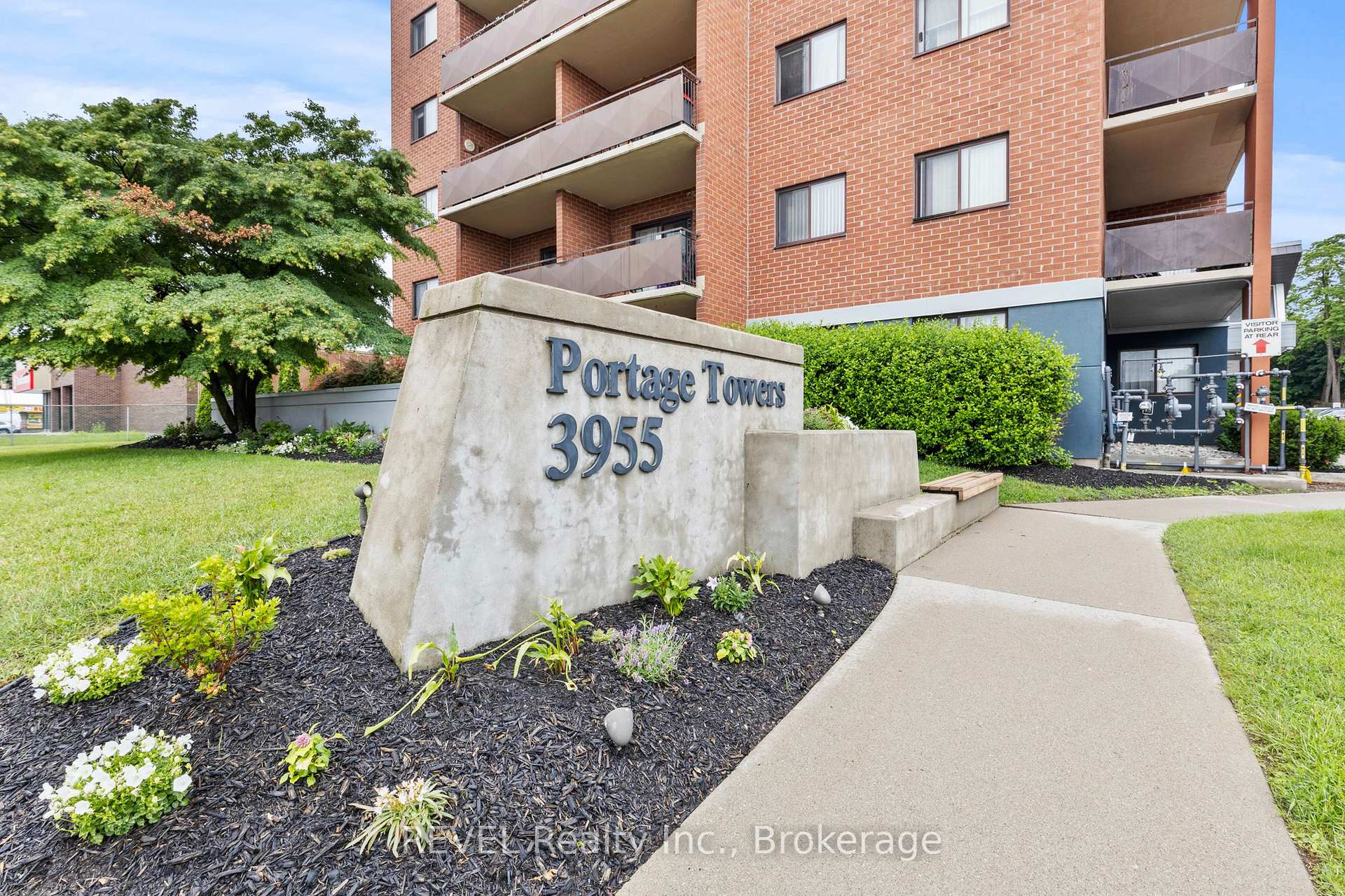 Photo 3 of Unit 401, 3955 Portage Road, Niagara Falls, Stamford — HOMEH