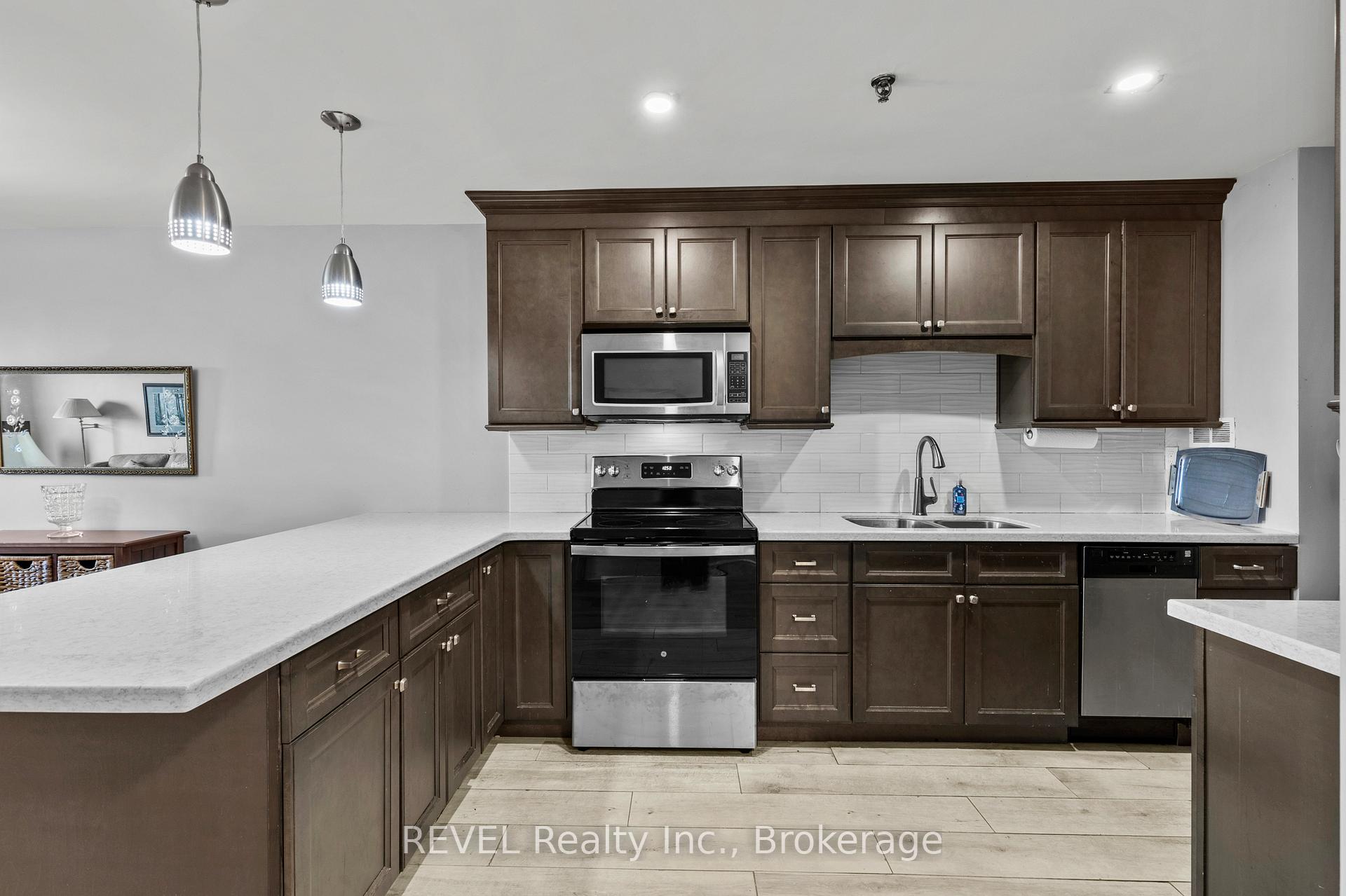 Photo 6 of Unit 401, 3955 Portage Road, Niagara Falls, Stamford — HOMEH
