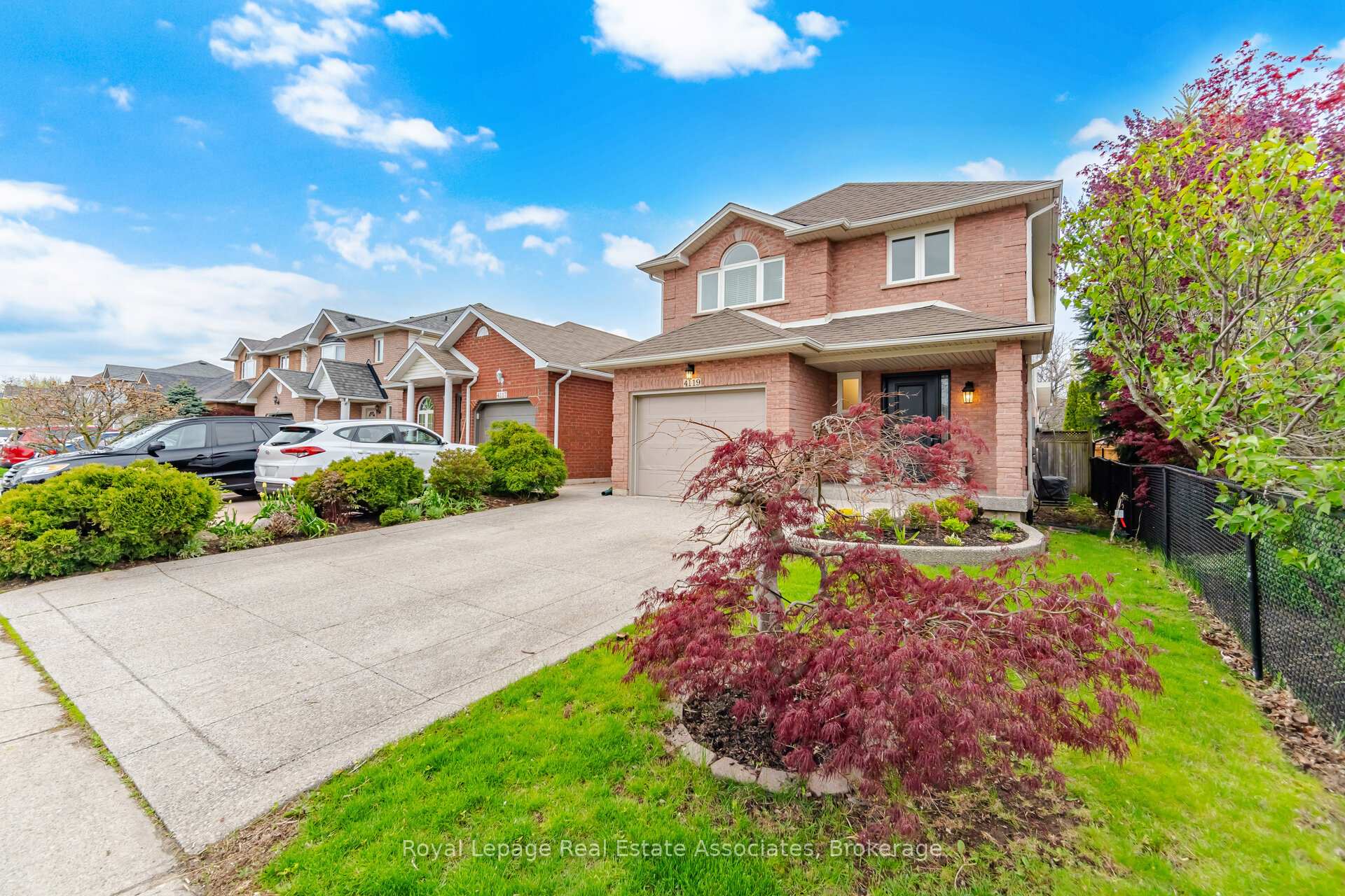 Photo 2 of 4119 Continental Drive, Burlington, Rose — HOMEH