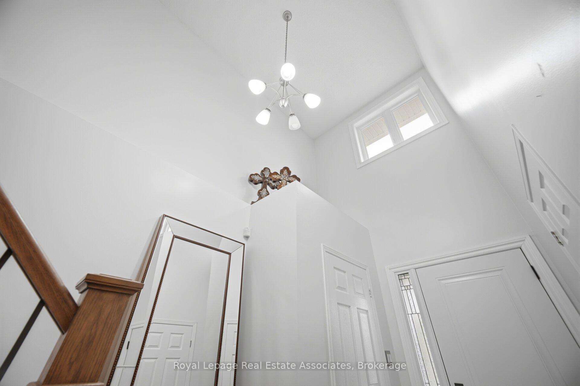 Photo 10 of 4119 Continental Drive, Burlington, Rose — HOMEH