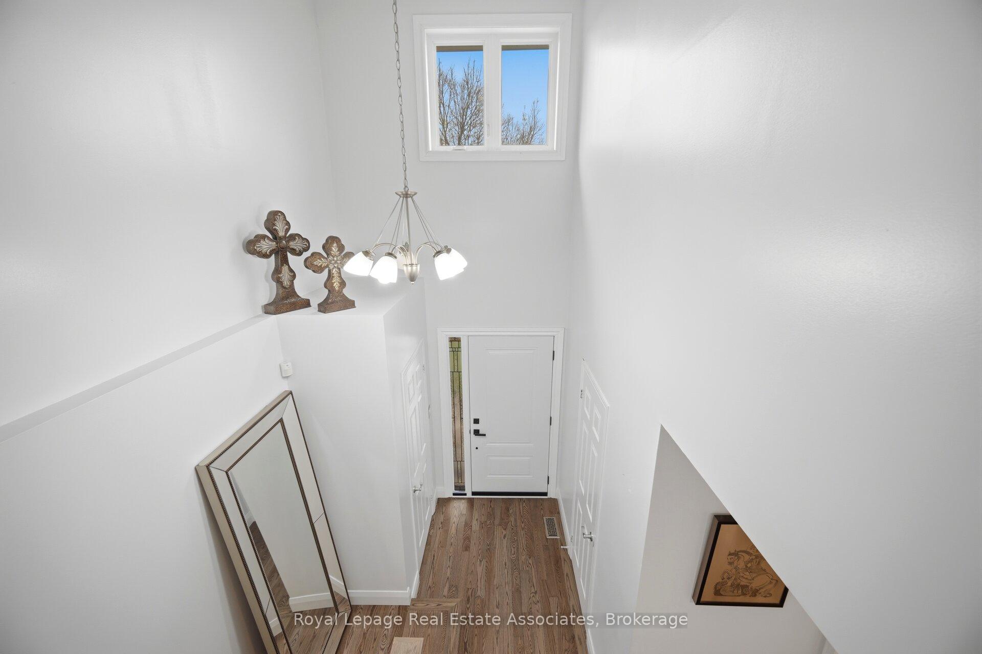 Photo 11 of 4119 Continental Drive, Burlington, Rose — HOMEH
