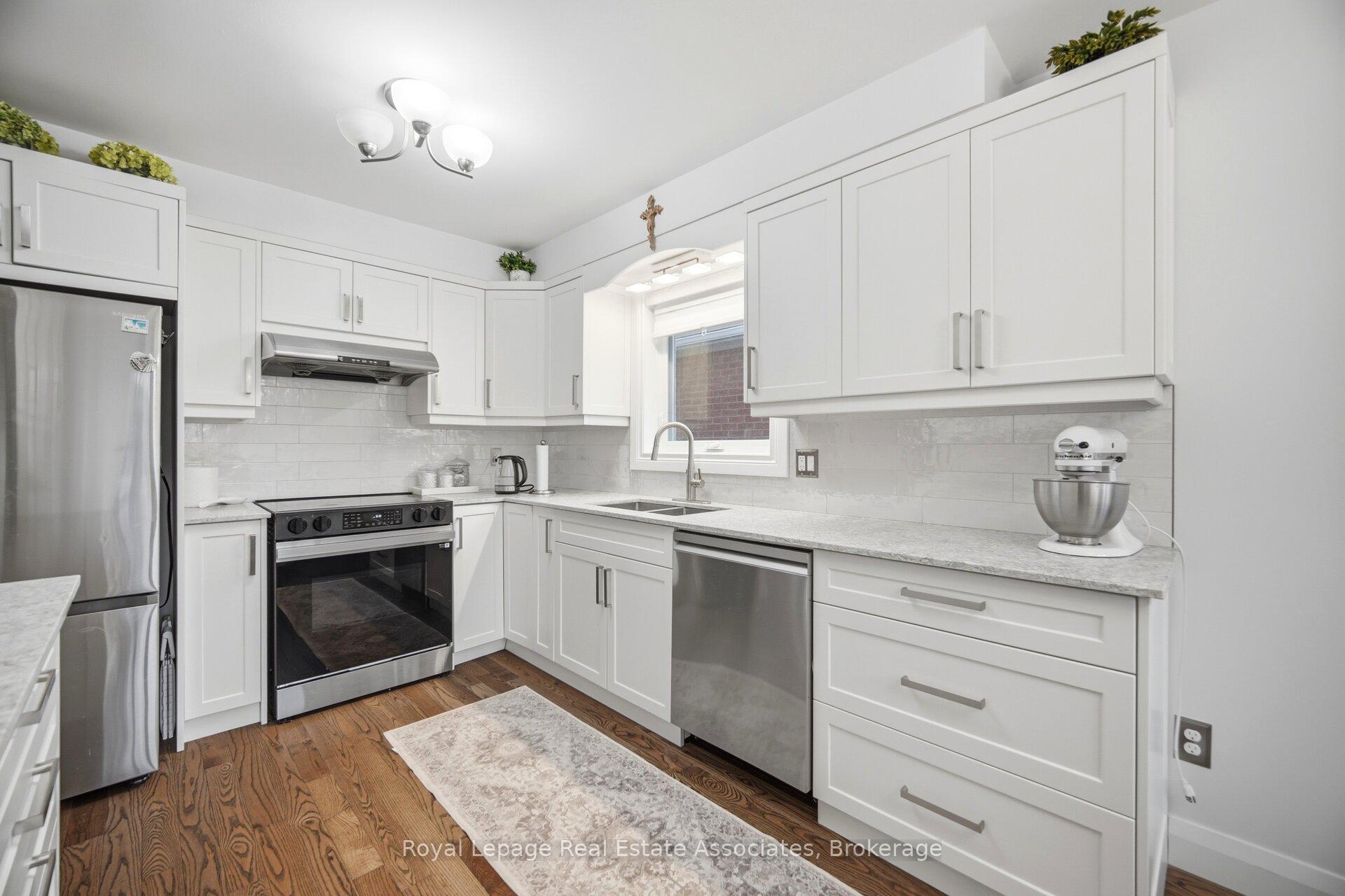 Photo 20 of 4119 Continental Drive, Burlington, Rose — HOMEH