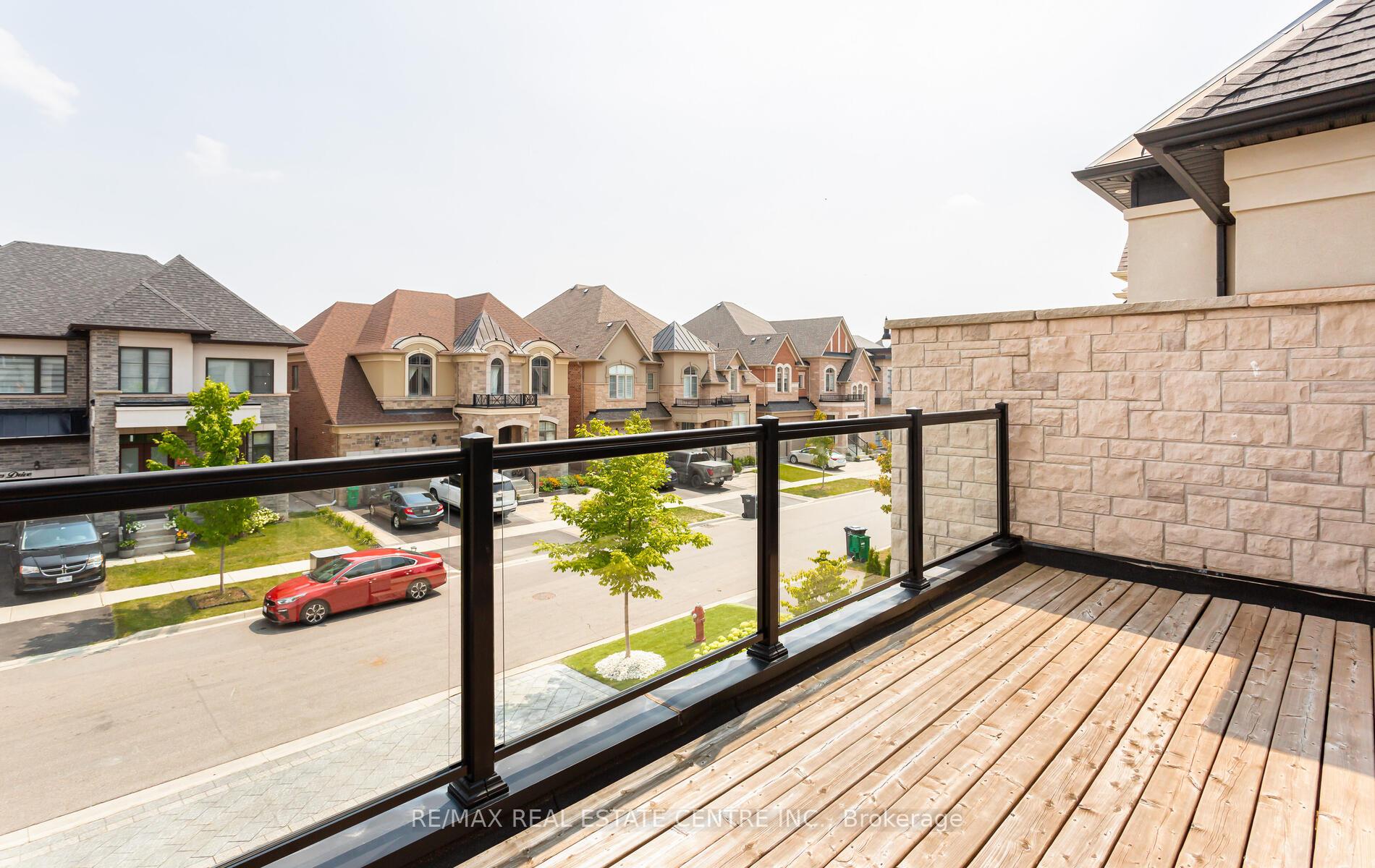 Photo 34 of 9 Rolling Acres Drive, Brampton, Credit Valley — HOMEH
