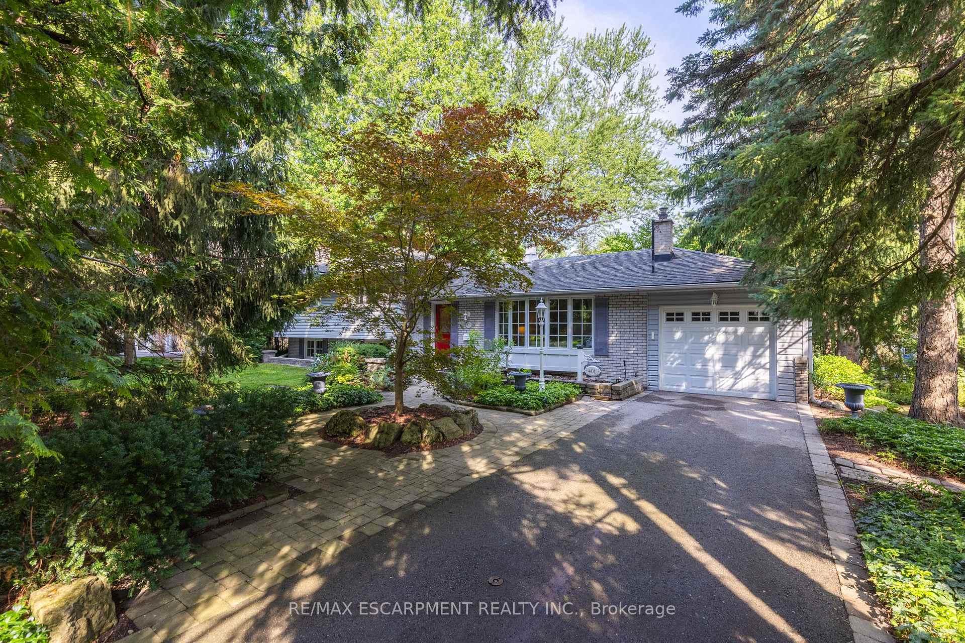 Photo of 401 Cairncroft Road