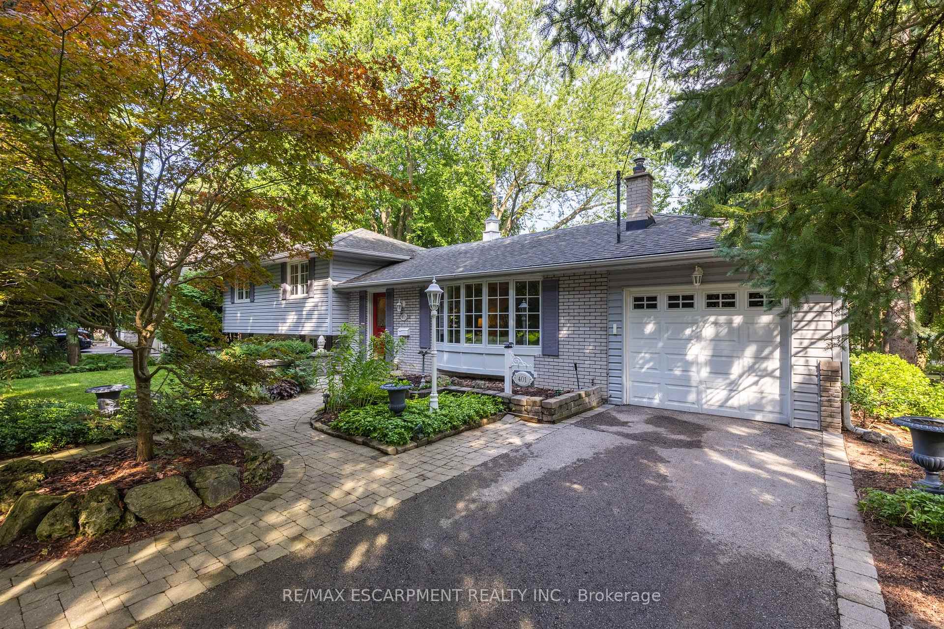 Photo 2 of 401 Cairncroft Road, Oakville, Morrison — HOMEH