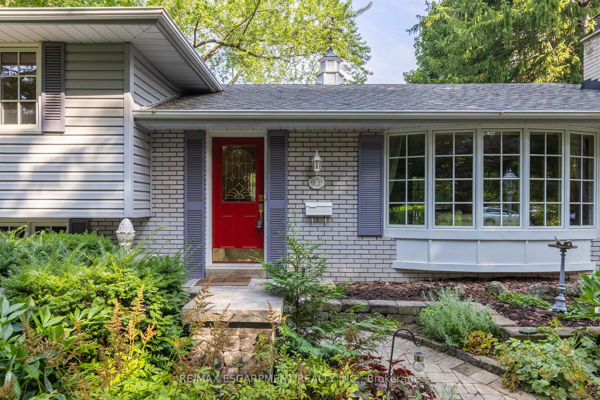 Photo 3 of 401 Cairncroft Road, Oakville, Morrison — HOMEH