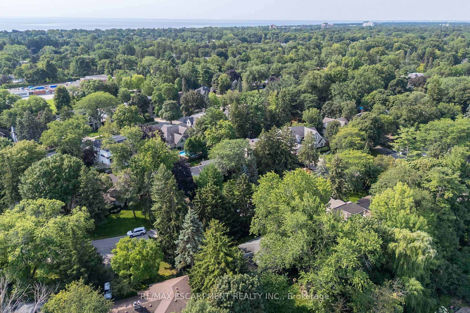Photo 37 of 401 Cairncroft Road, Oakville, Morrison — HOMEH
