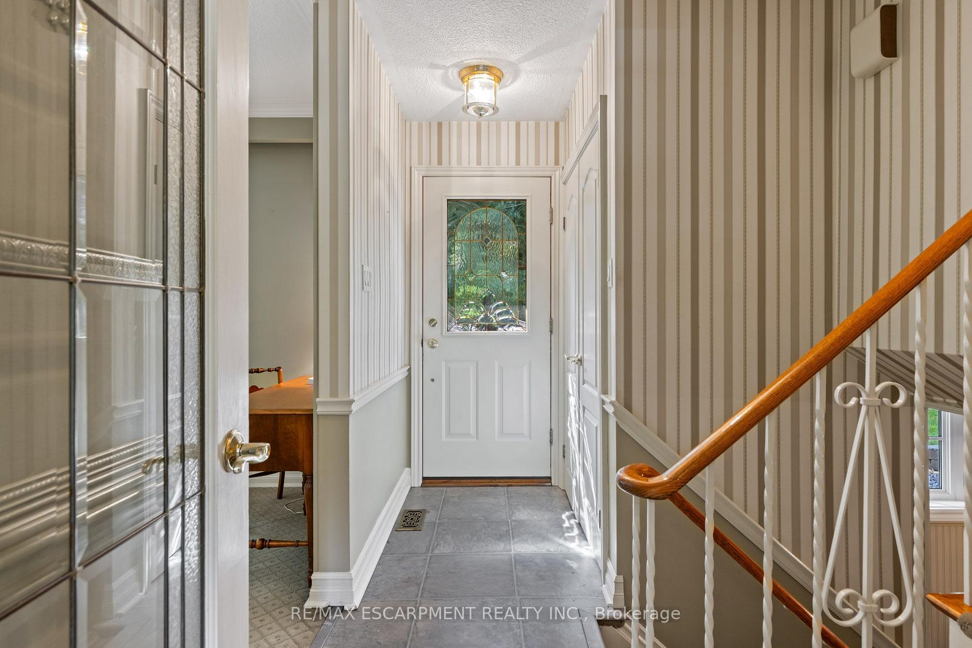 Photo 7 of 401 Cairncroft Road, Oakville, Morrison — HOMEH