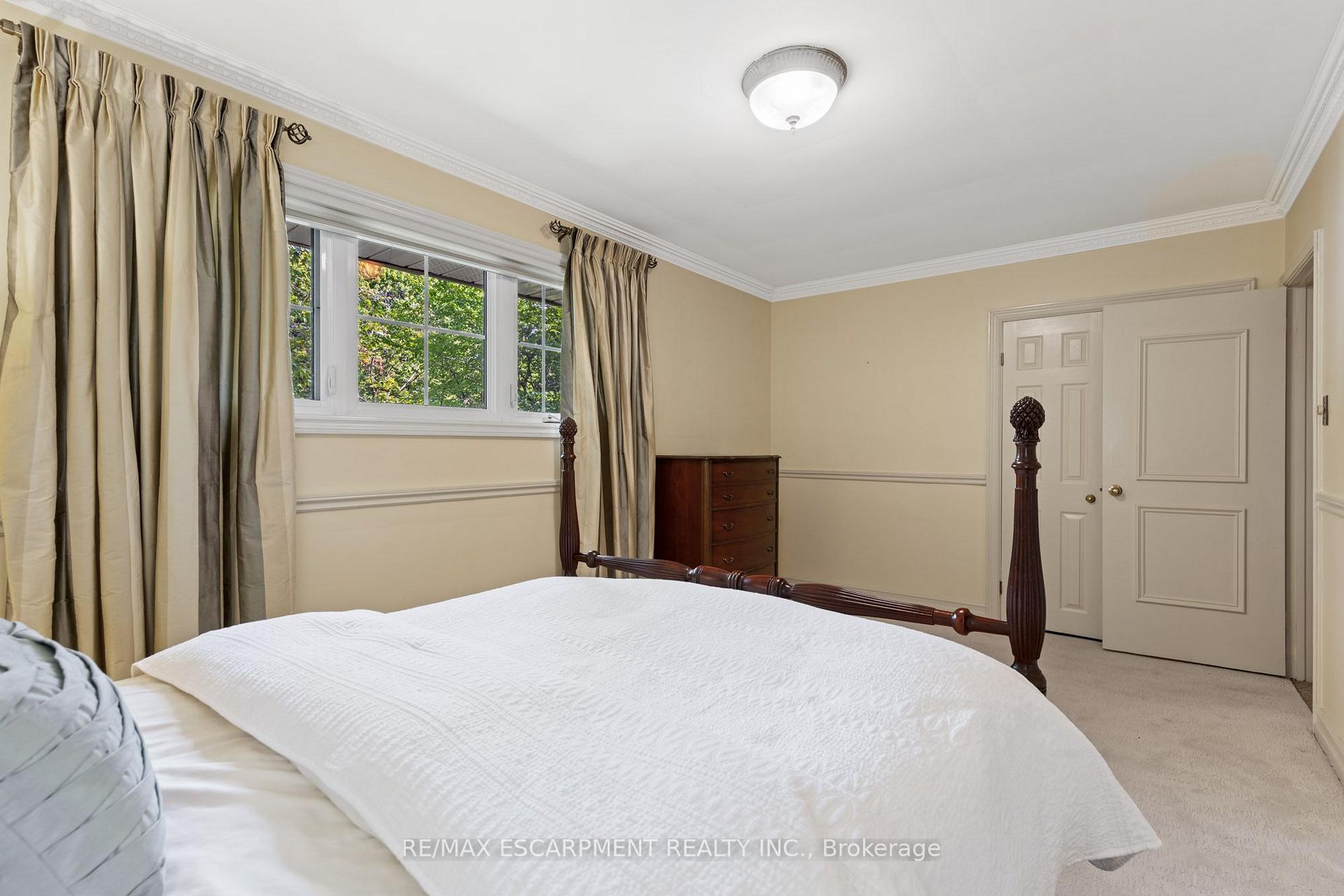 Photo 14 of 401 Cairncroft Road, Oakville, Morrison — HOMEH