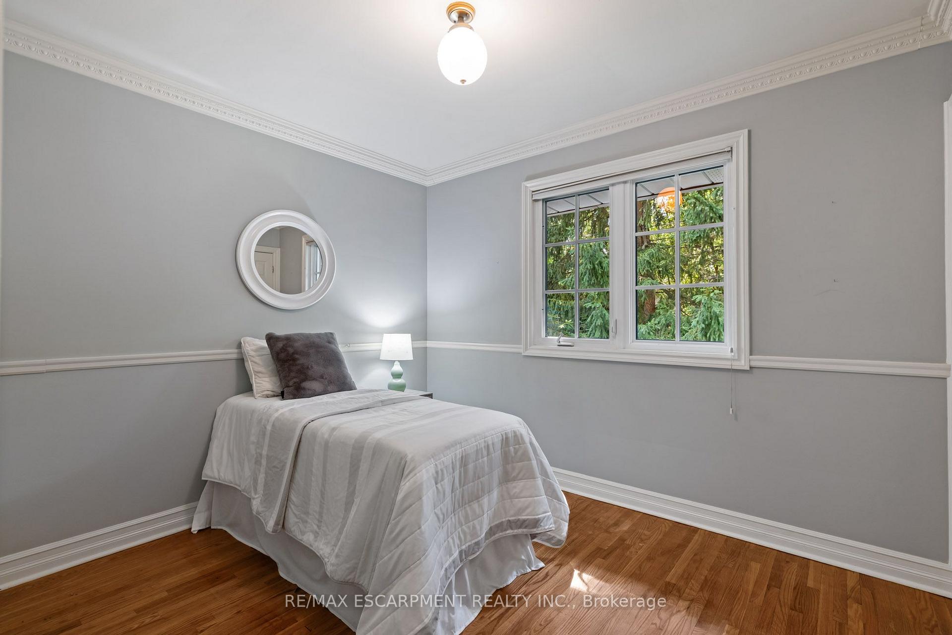 Photo 15 of 401 Cairncroft Road, Oakville, Morrison — HOMEH