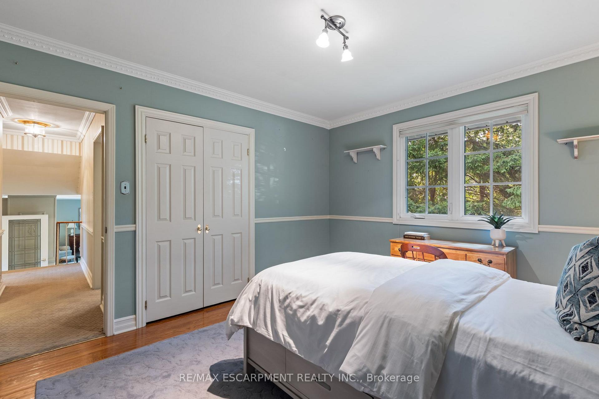 Photo 17 of 401 Cairncroft Road, Oakville, Morrison — HOMEH