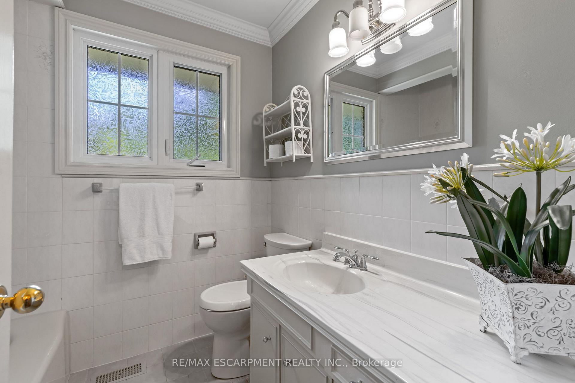 Photo 18 of 401 Cairncroft Road, Oakville, Morrison — HOMEH