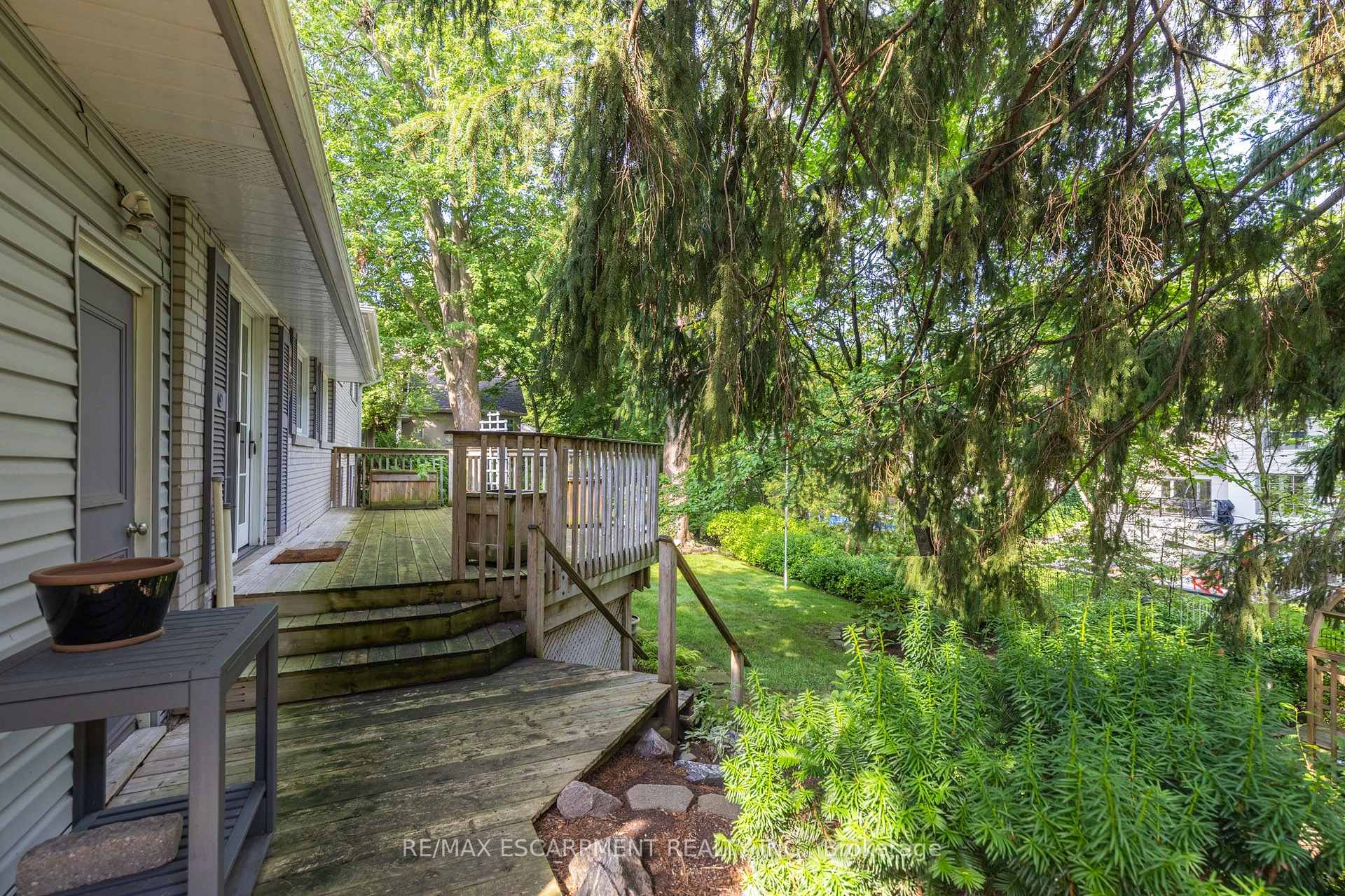 Photo 23 of 401 Cairncroft Road, Oakville, Morrison — HOMEH