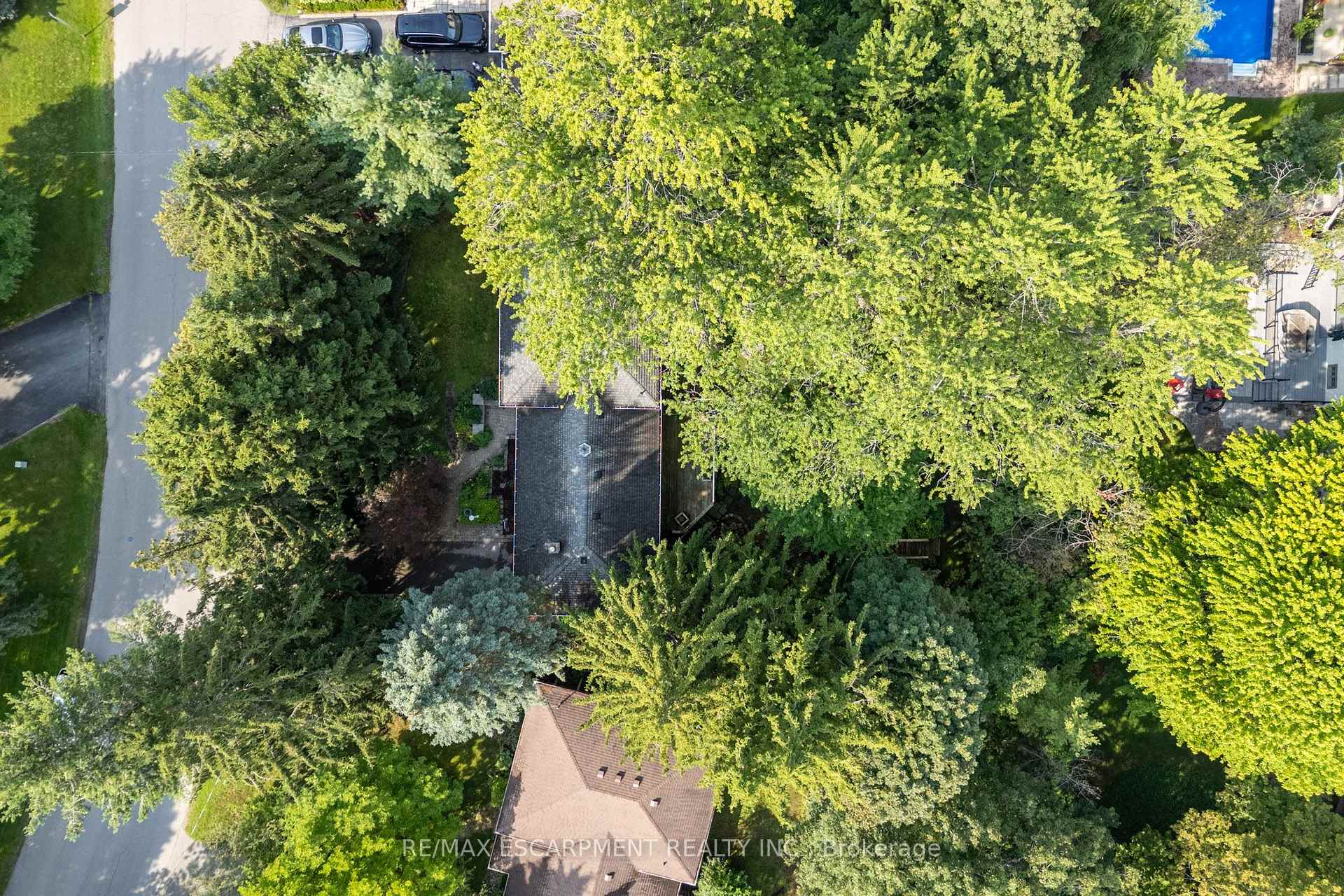 Photo 35 of 401 Cairncroft Road, Oakville, Morrison — HOMEH