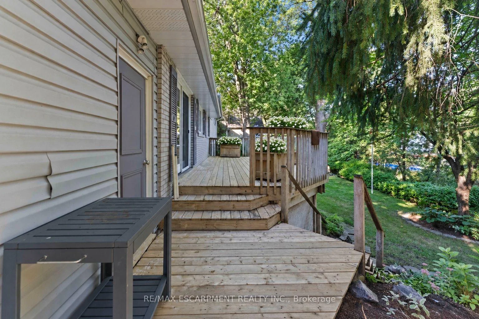 Photo 24 of 401 Cairncroft Road, Oakville, Morrison — HOMEH