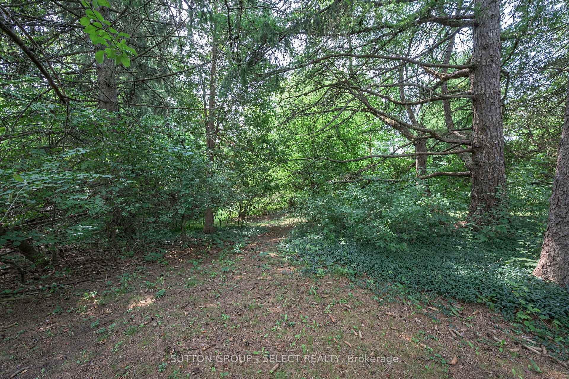 Photo 6 of 850 Commissioners Road W, London, South J — HOMEH