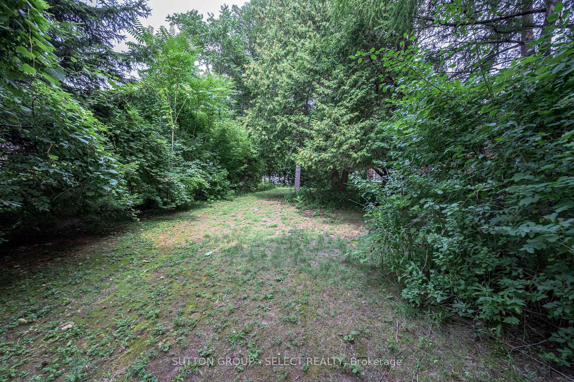Photo 7 of 850 Commissioners Road W, London, South J — HOMEH