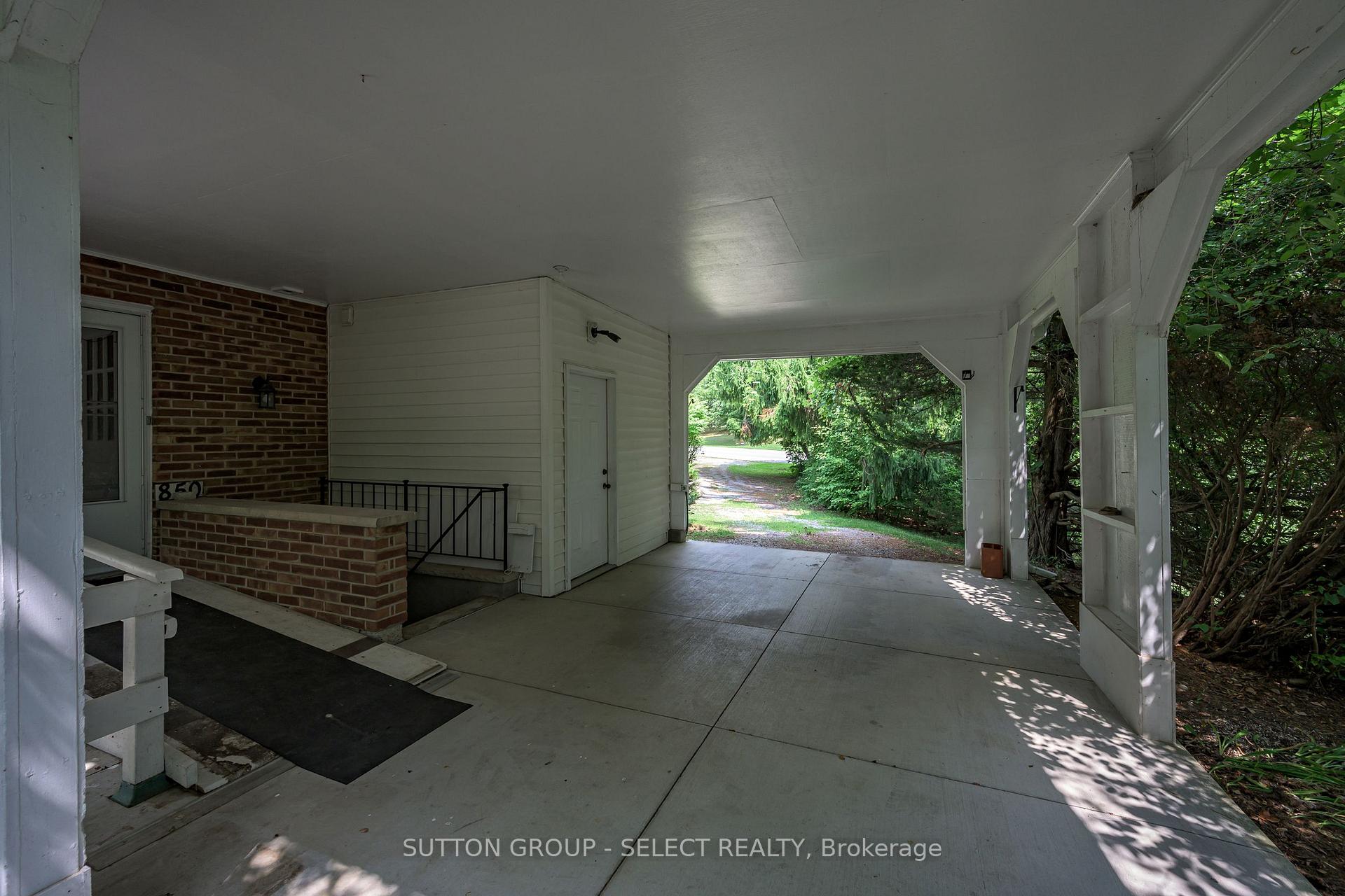 Photo 10 of 850 Commissioners Road W, London, South J — HOMEH