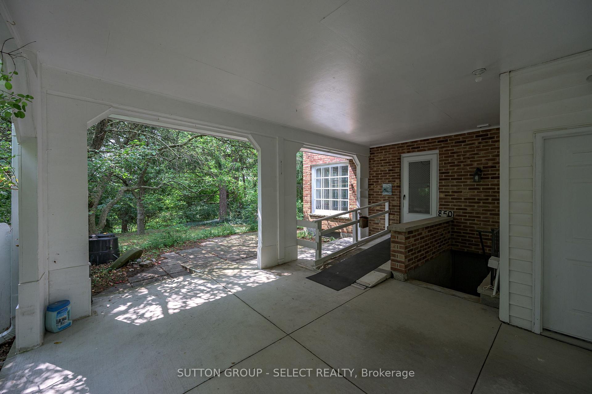 Photo 11 of 850 Commissioners Road W, London, South J — HOMEH