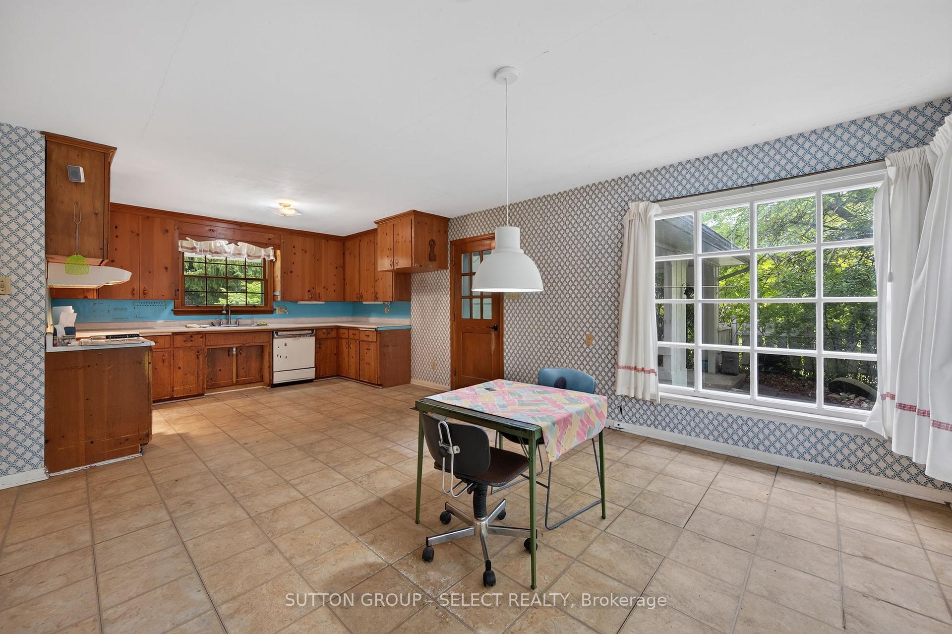 Photo 20 of 850 Commissioners Road W, London, South J — HOMEH