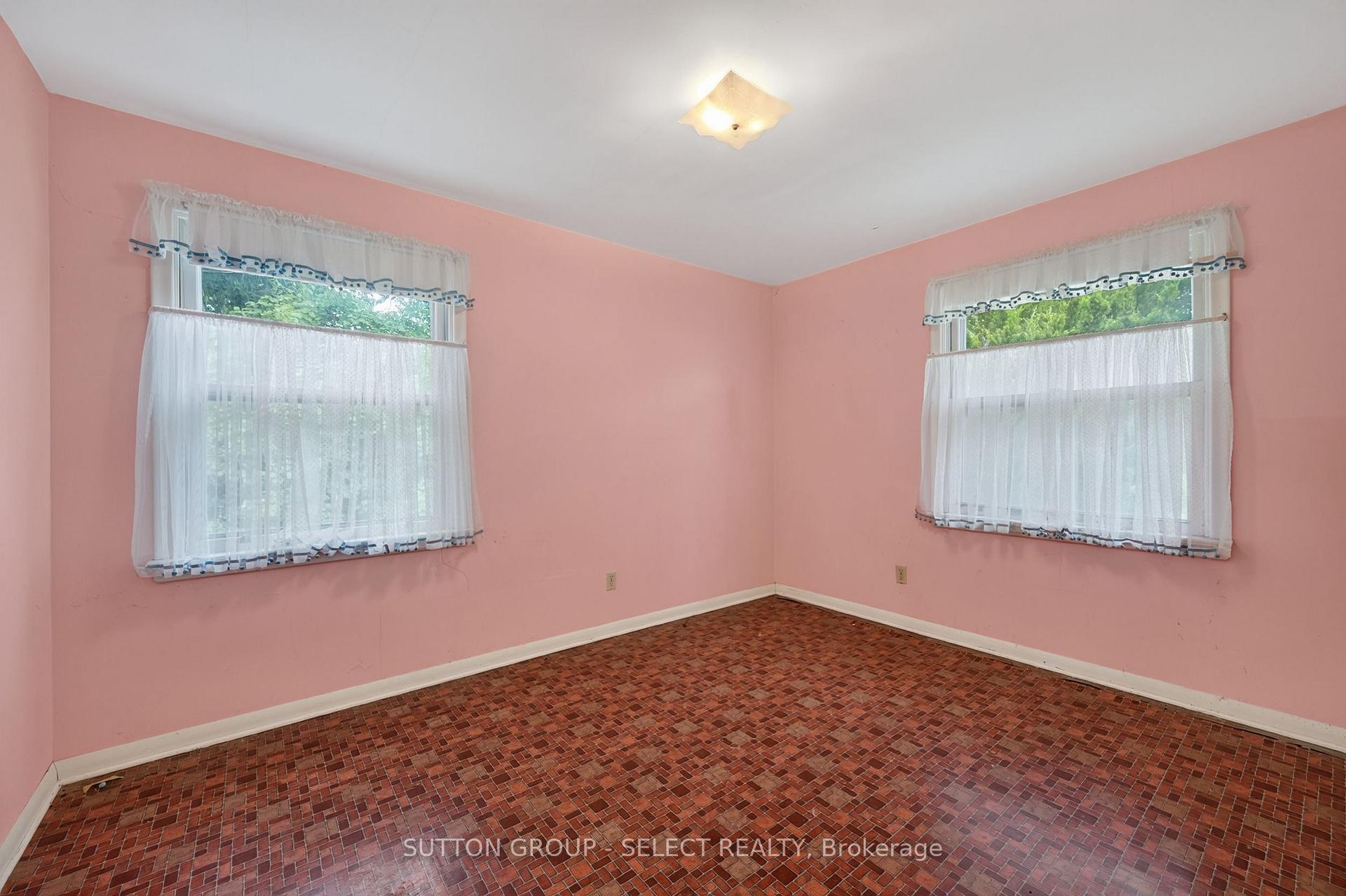 Photo 30 of 850 Commissioners Road W, London, South J — HOMEH