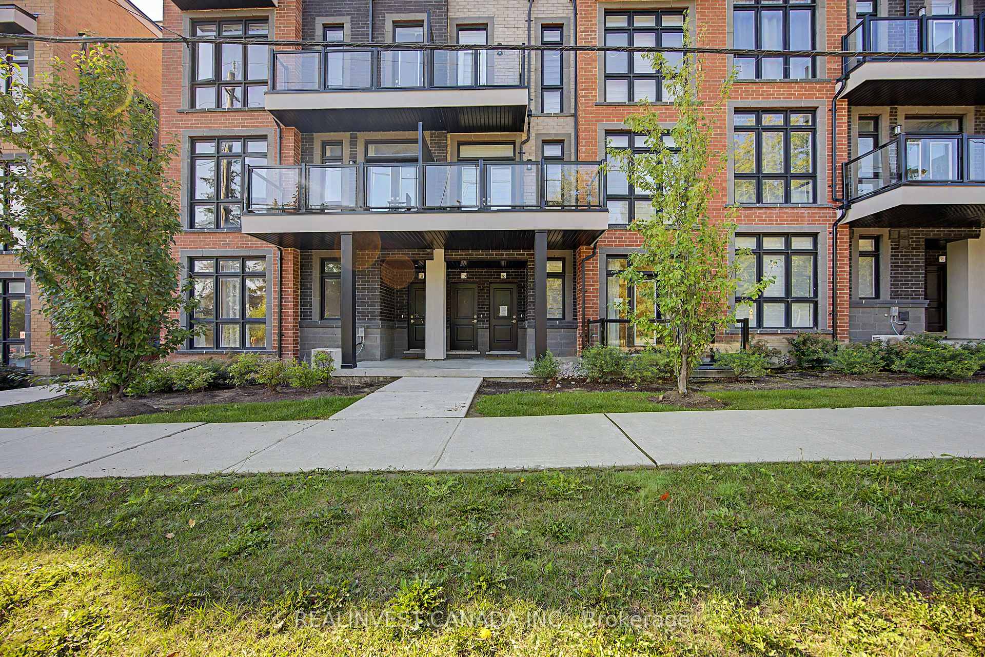 Photo 1 of Unit 10, 3 Bond Crescent, Richmond Hill, Oak Ridges — HOMEH