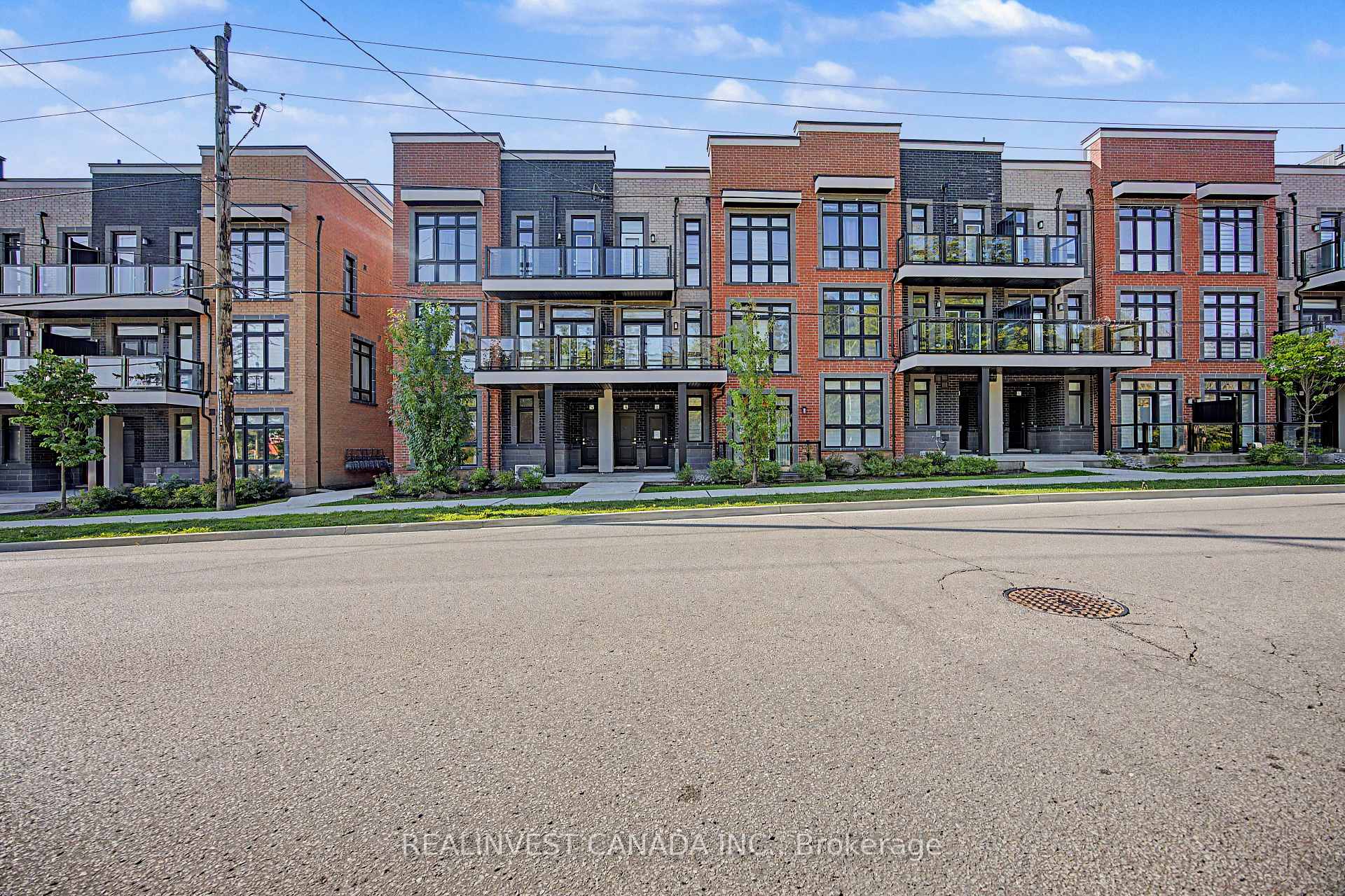 Photo 5 of Unit 10, 3 Bond Crescent, Richmond Hill, Oak Ridges — HOMEH