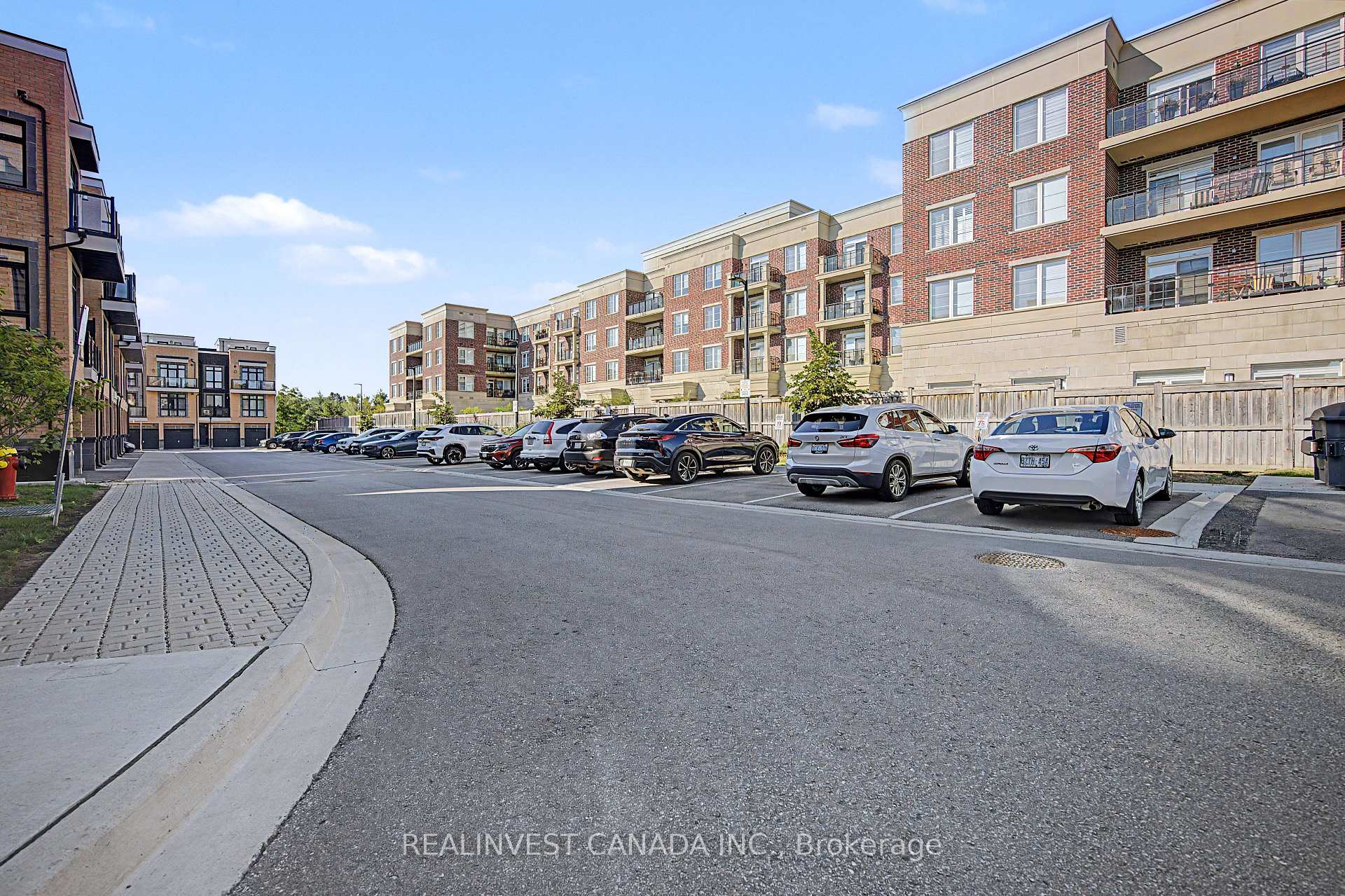 Photo 9 of Unit 10, 3 Bond Crescent, Richmond Hill, Oak Ridges — HOMEH