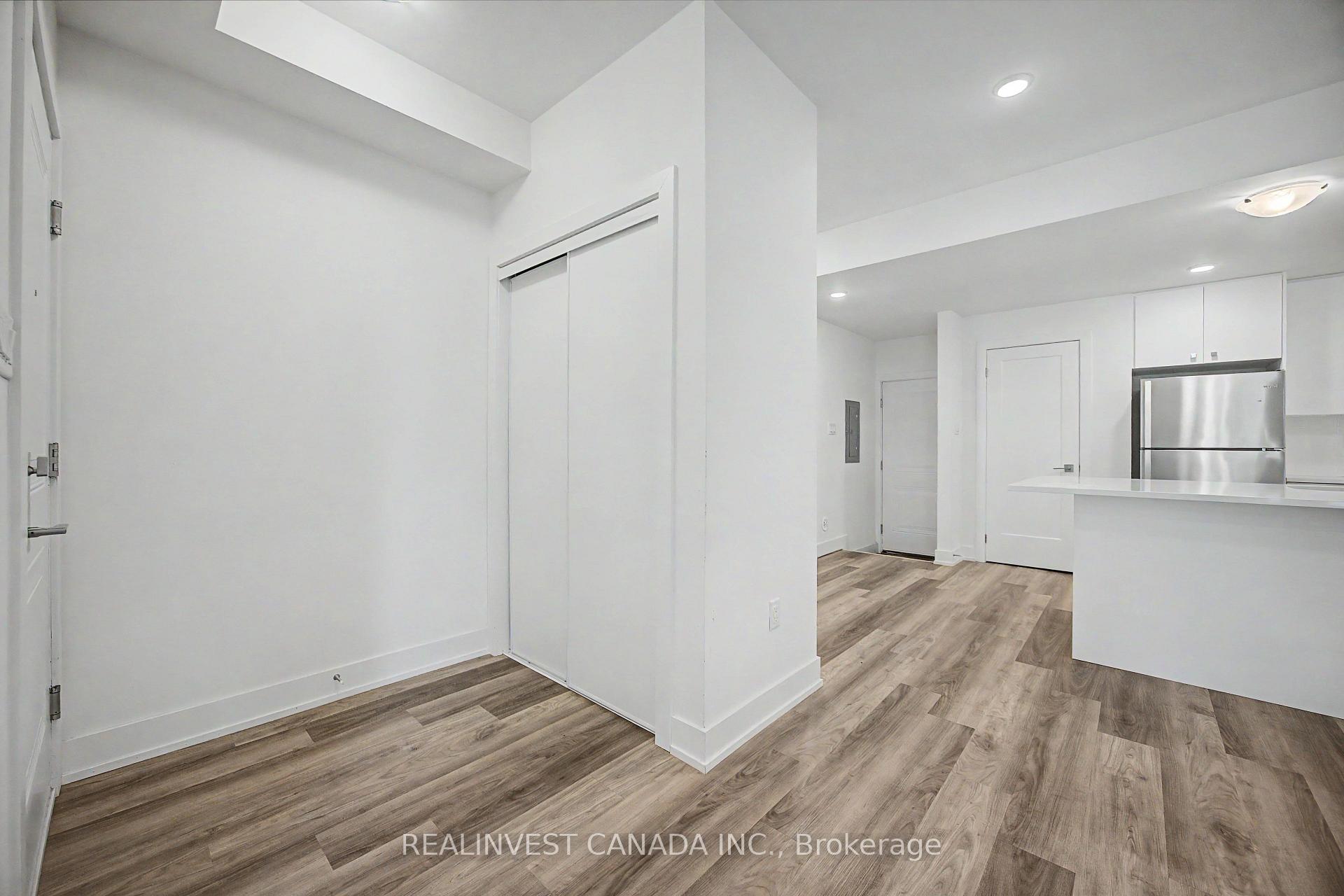 Photo 11 of Unit 10, 3 Bond Crescent, Richmond Hill, Oak Ridges — HOMEH