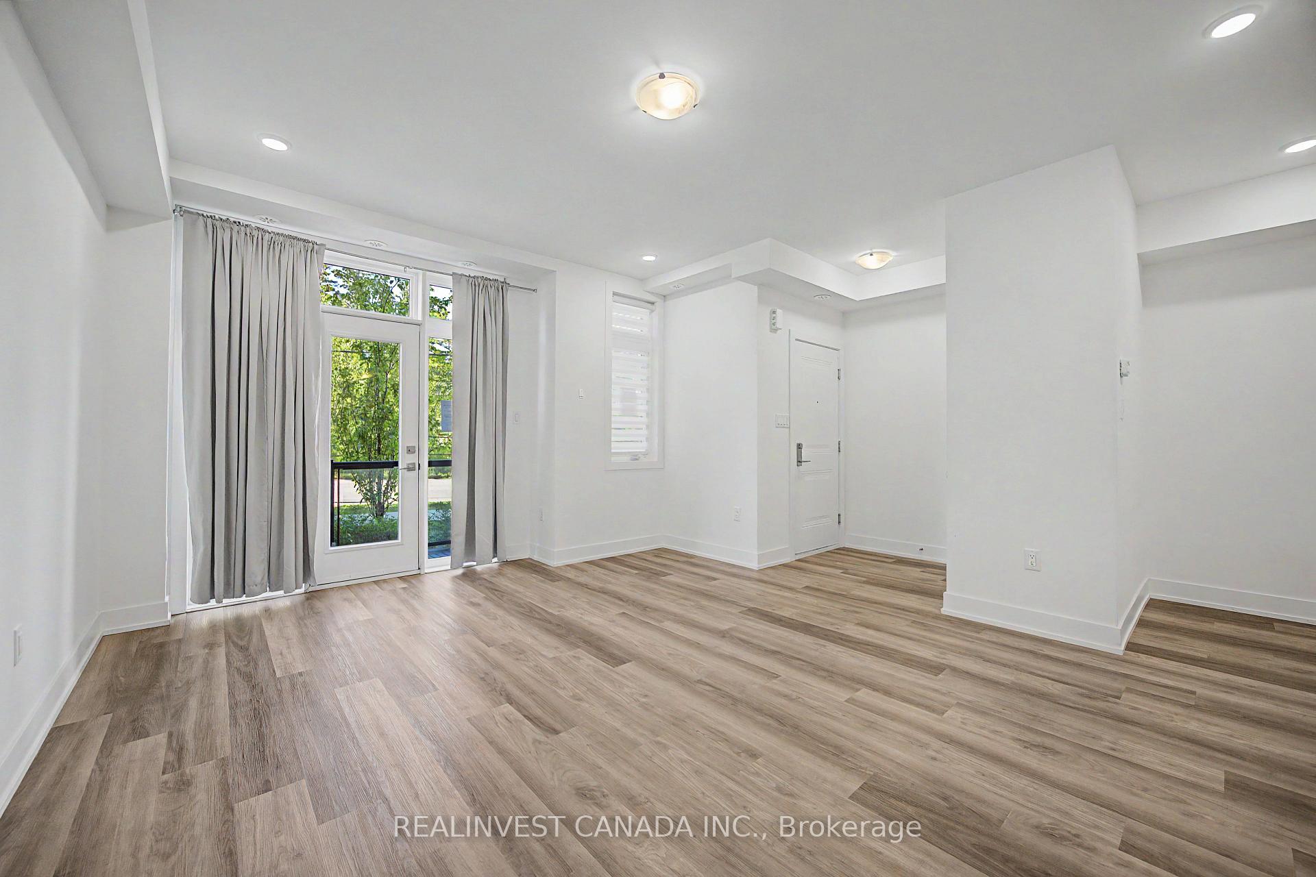 Photo 15 of Unit 10, 3 Bond Crescent, Richmond Hill, Oak Ridges — HOMEH