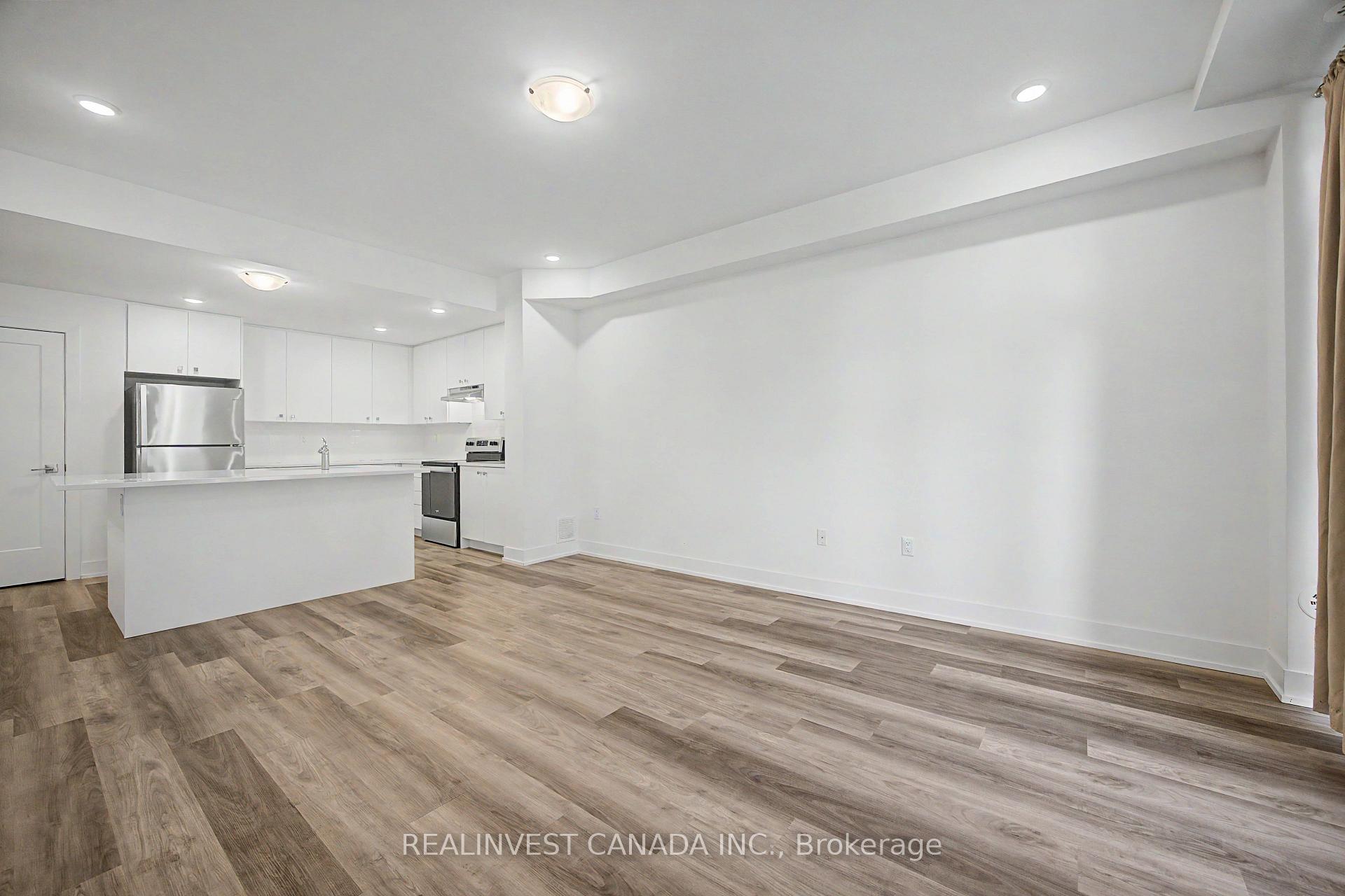 Photo 16 of Unit 10, 3 Bond Crescent, Richmond Hill, Oak Ridges — HOMEH