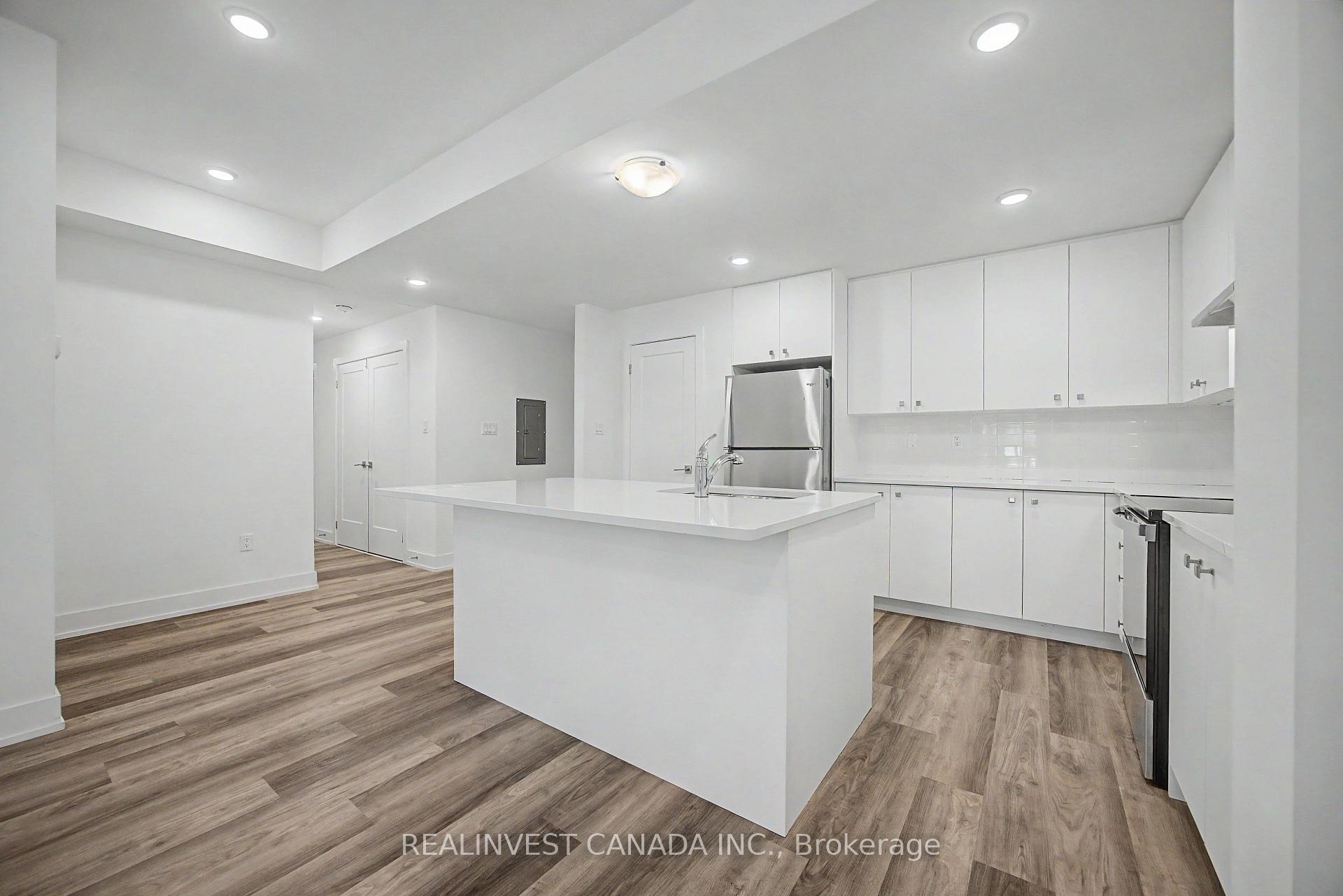 Photo 18 of Unit 10, 3 Bond Crescent, Richmond Hill, Oak Ridges — HOMEH
