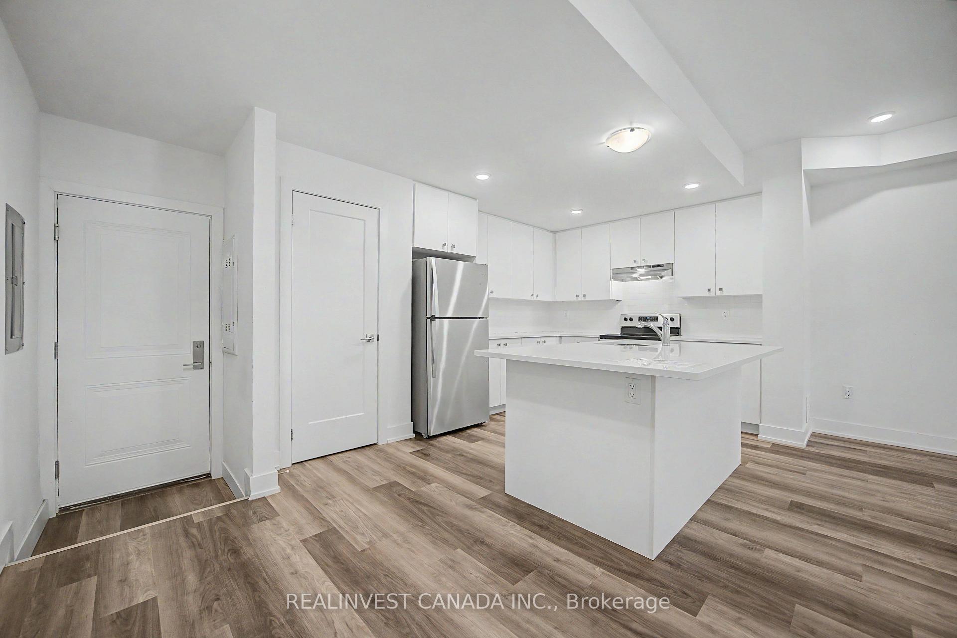 Photo 19 of Unit 10, 3 Bond Crescent, Richmond Hill, Oak Ridges — HOMEH