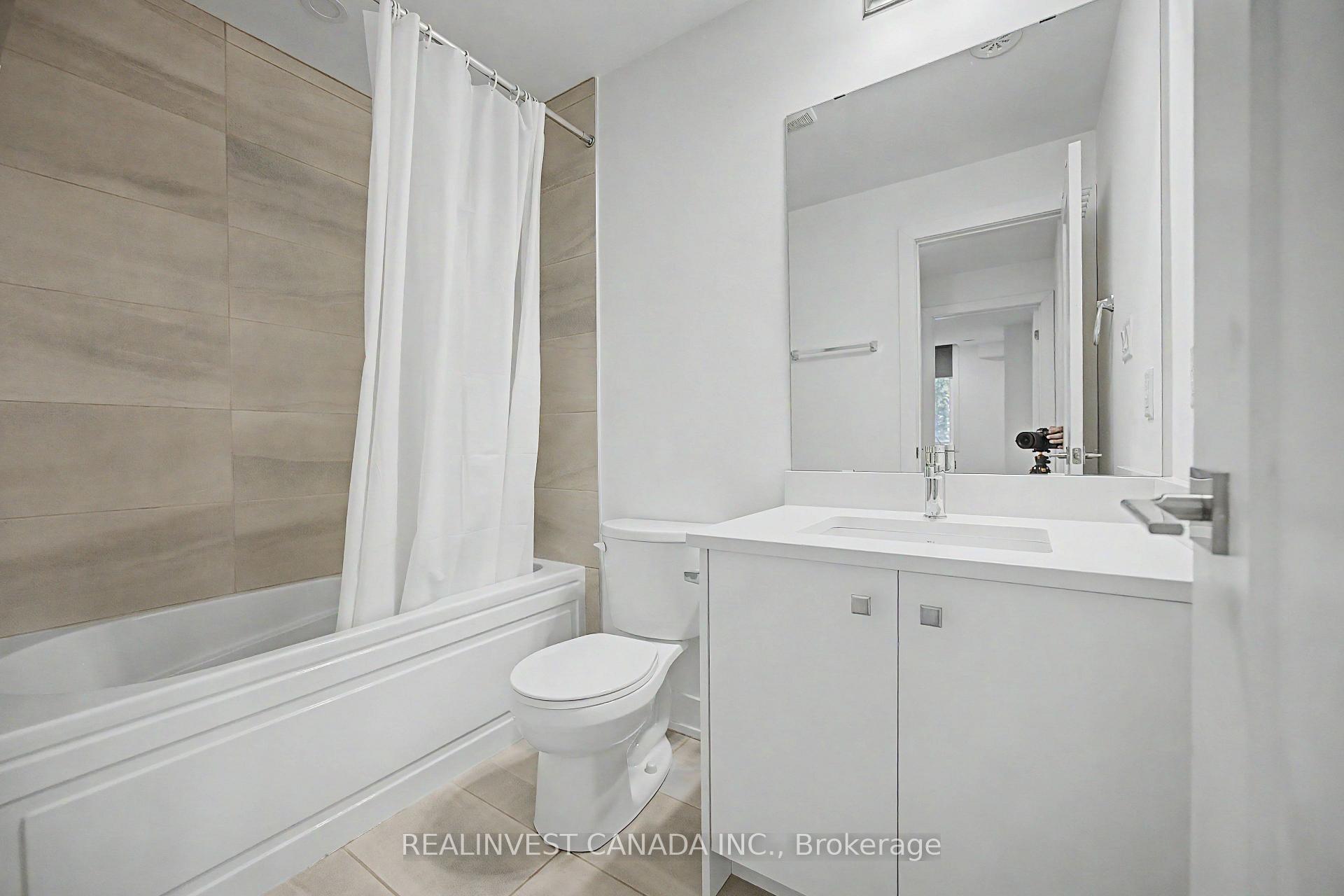 Photo 28 of Unit 10, 3 Bond Crescent, Richmond Hill, Oak Ridges — HOMEH