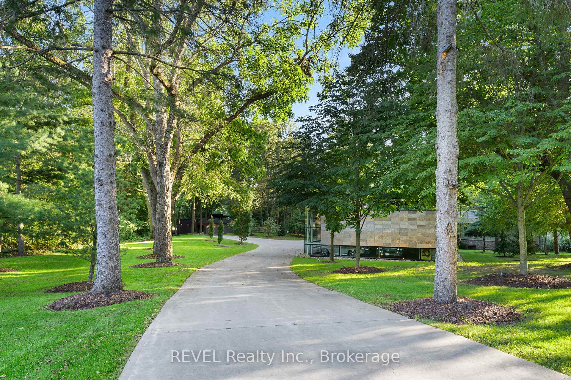Photo 3 of 250 Canboro Road, Pelham, Fonthill — HOMEH